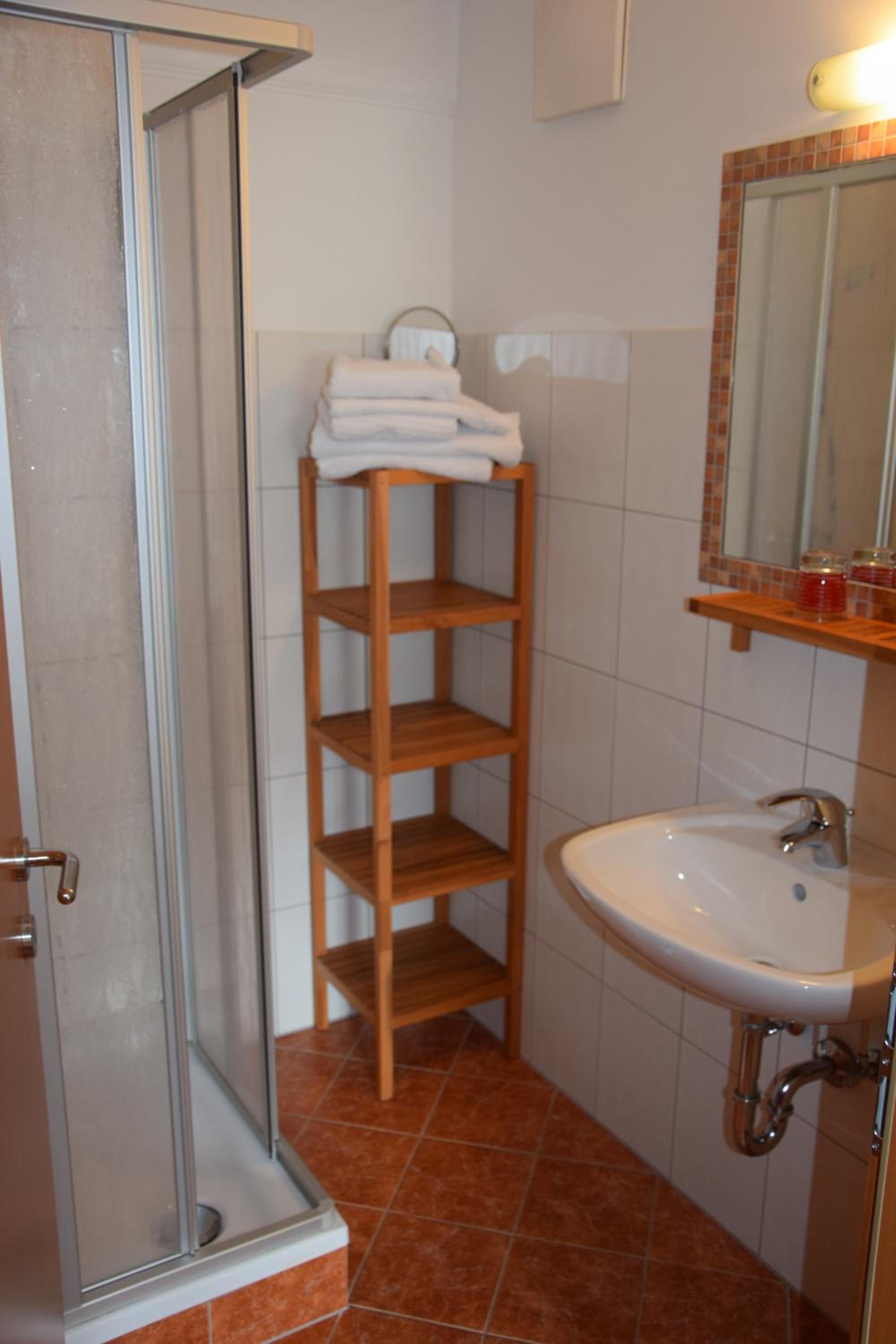 One-Bedroom Apartment with Balcony - Photo 3