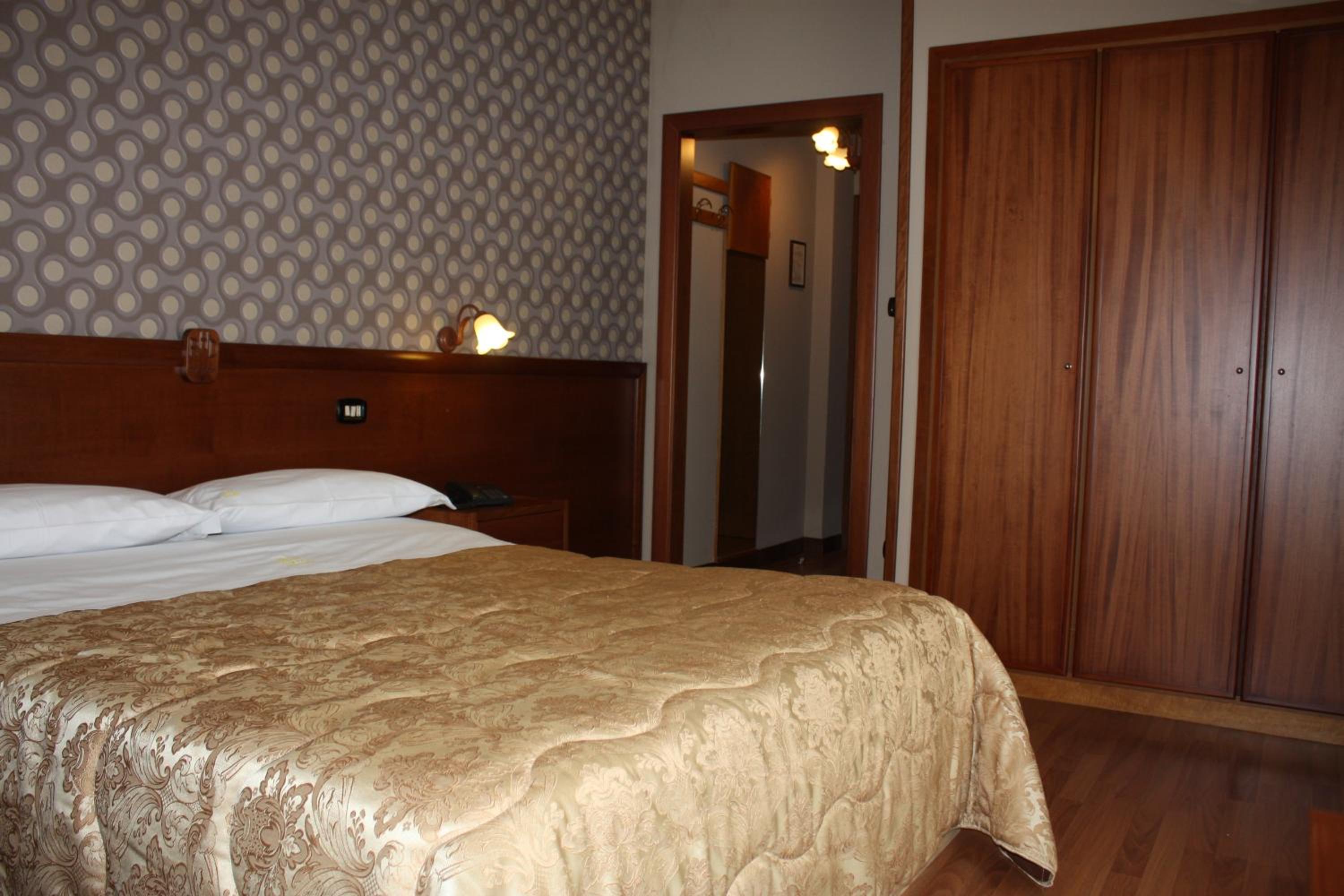 Double Room with Balcony photo 3