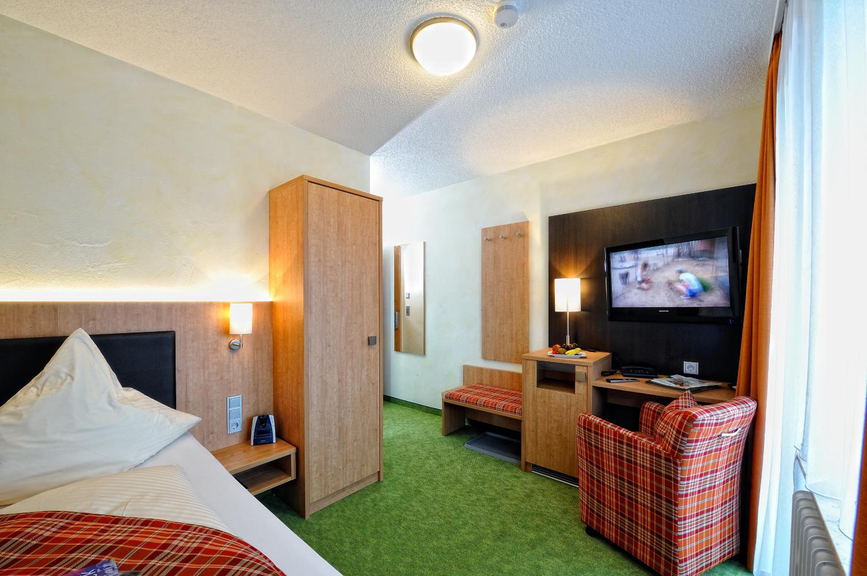Single Room photo 2