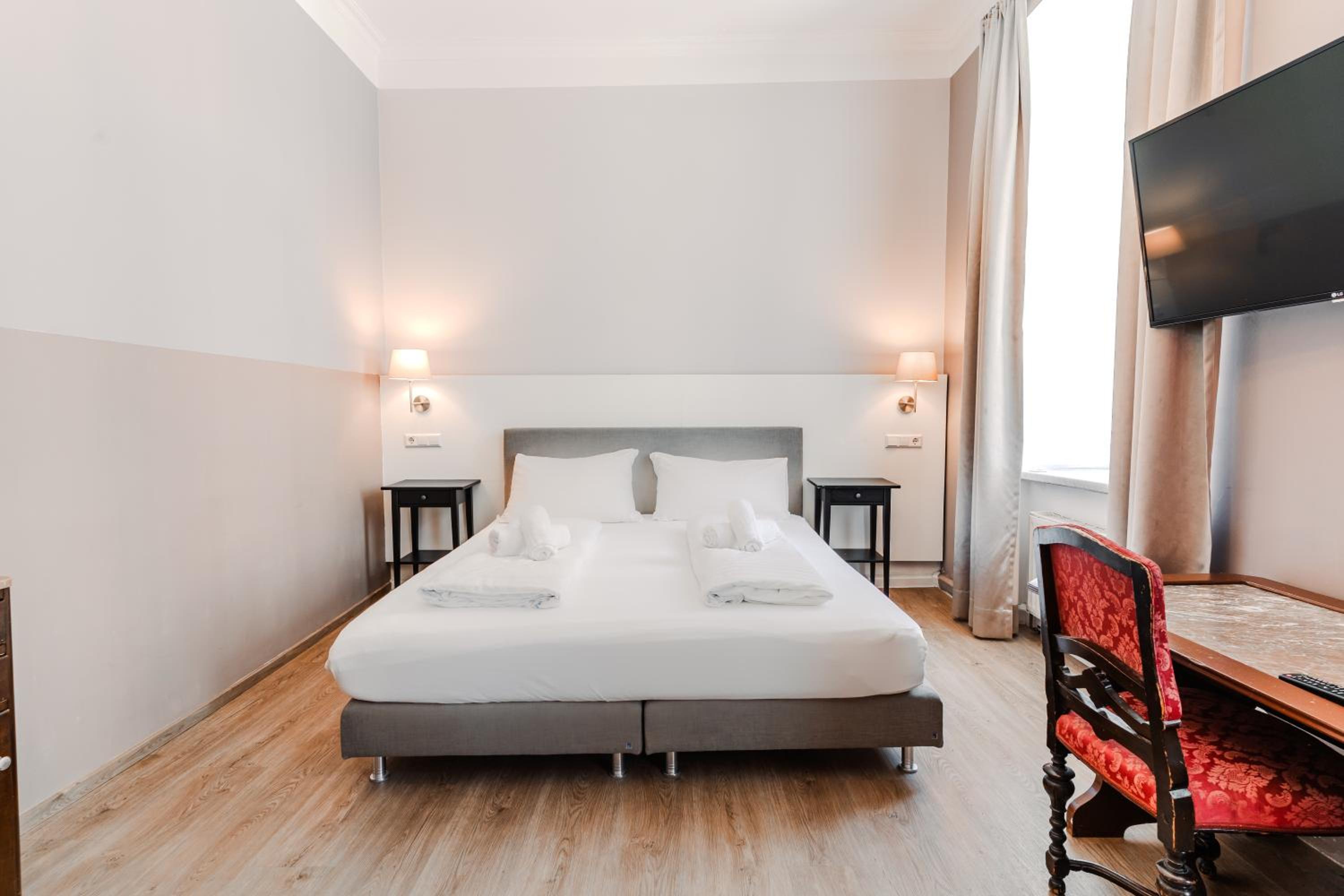 Standard Double Room with Sofa Bed photo 3