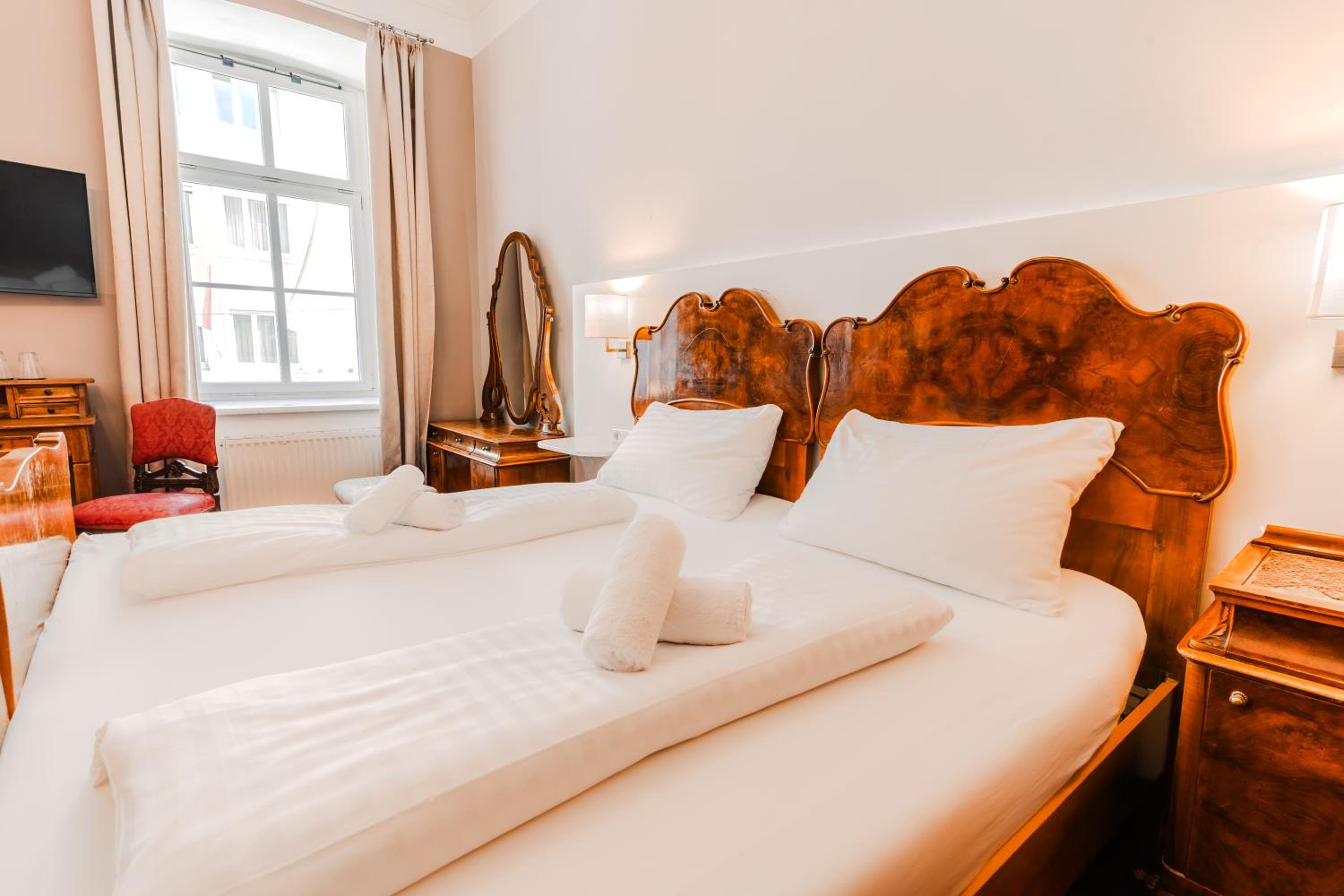 Double Room with Sofa Bed photo 2