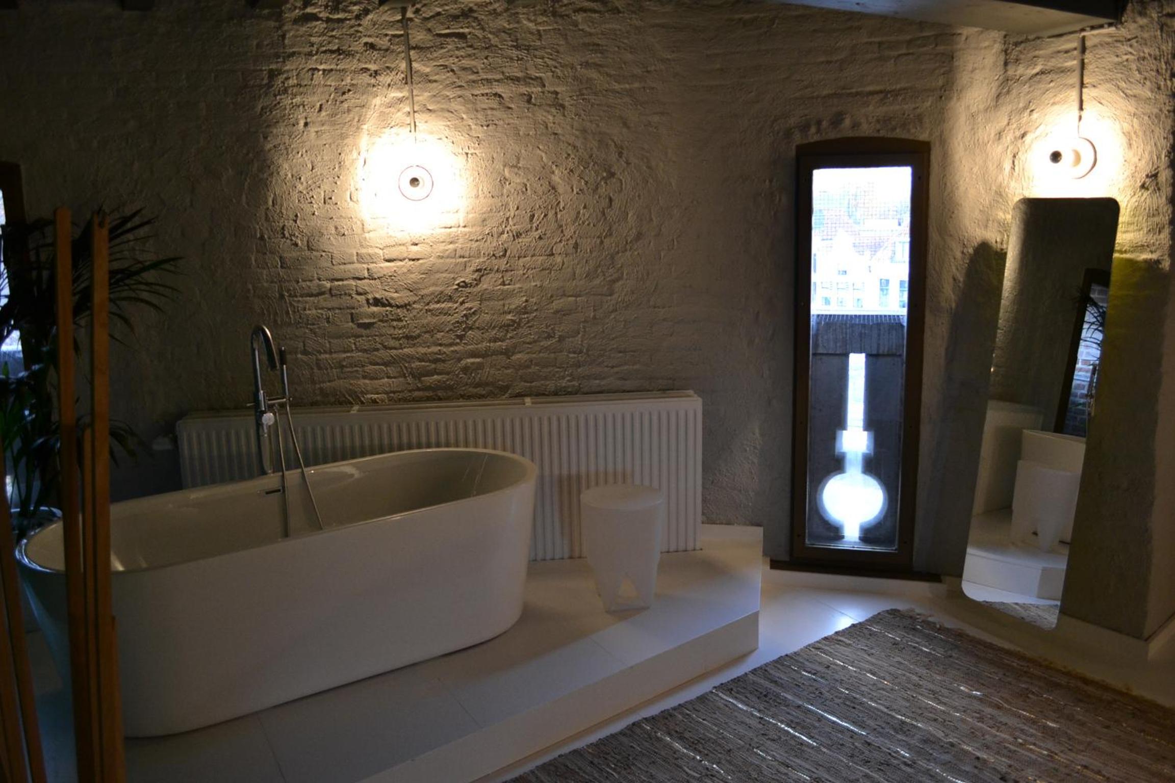 Deluxe Double Room with Private Bathroom - Photo 11