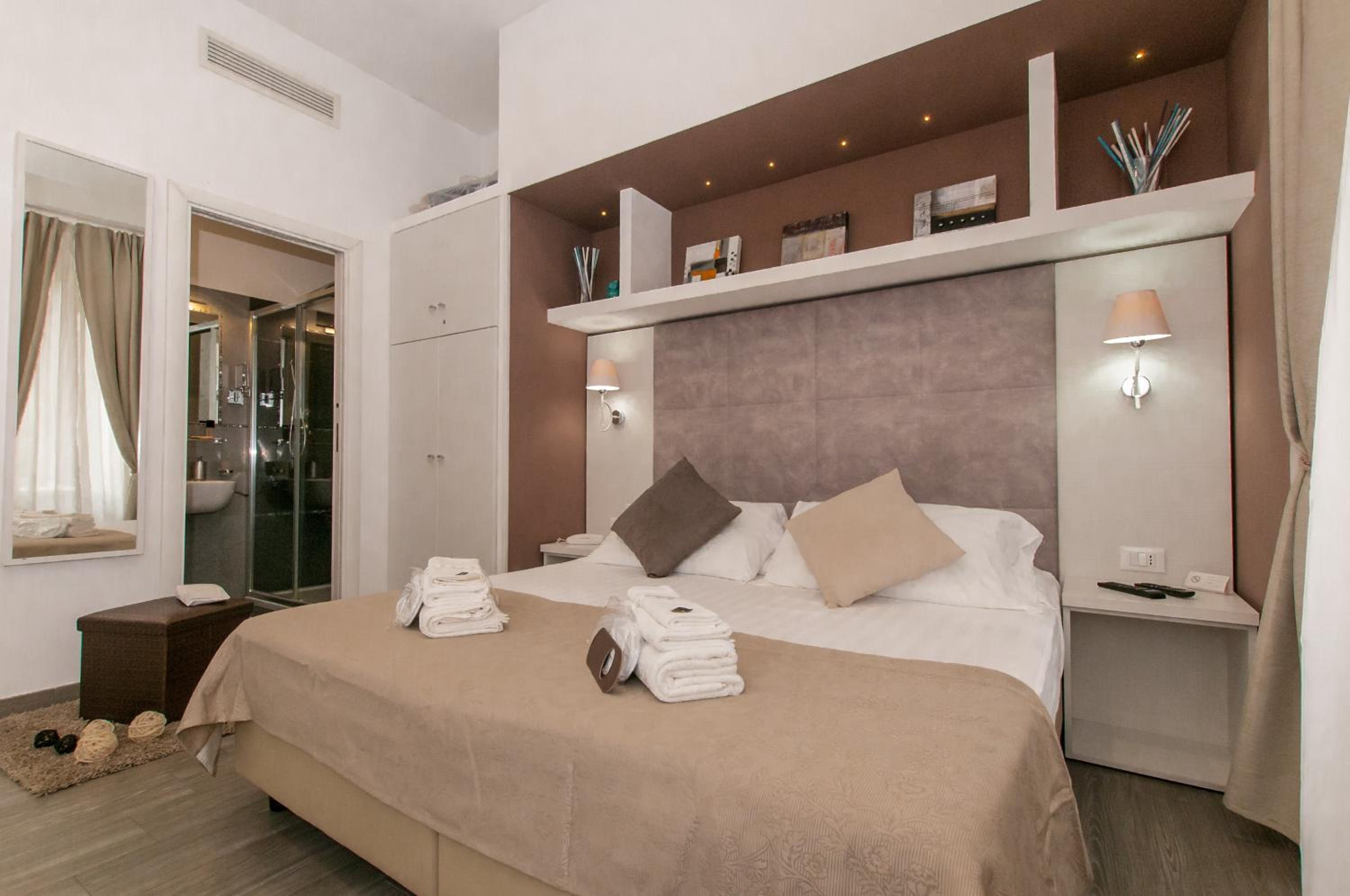 Double or Twin Room photo 3