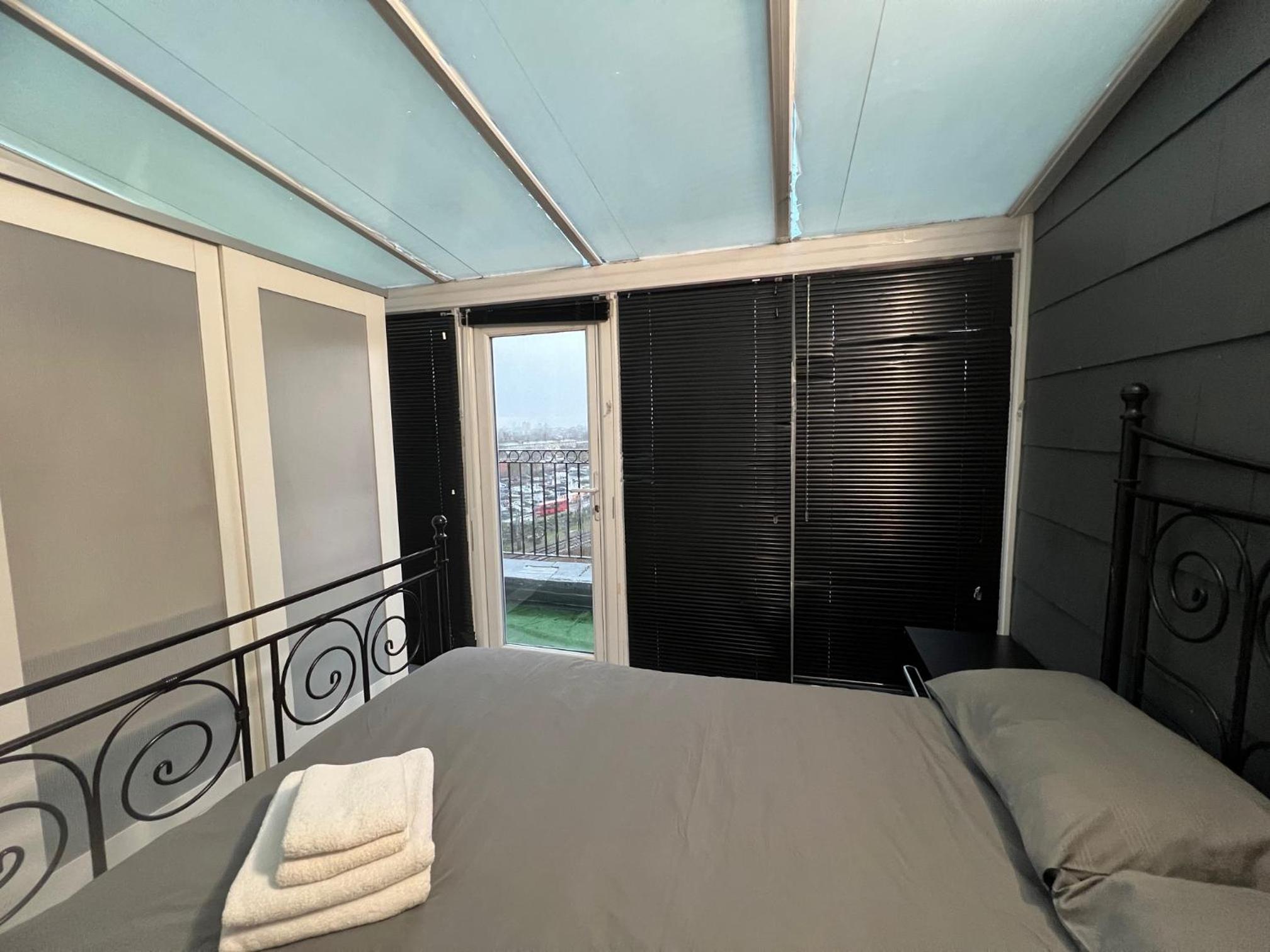 Apartment with Terrace photo 2