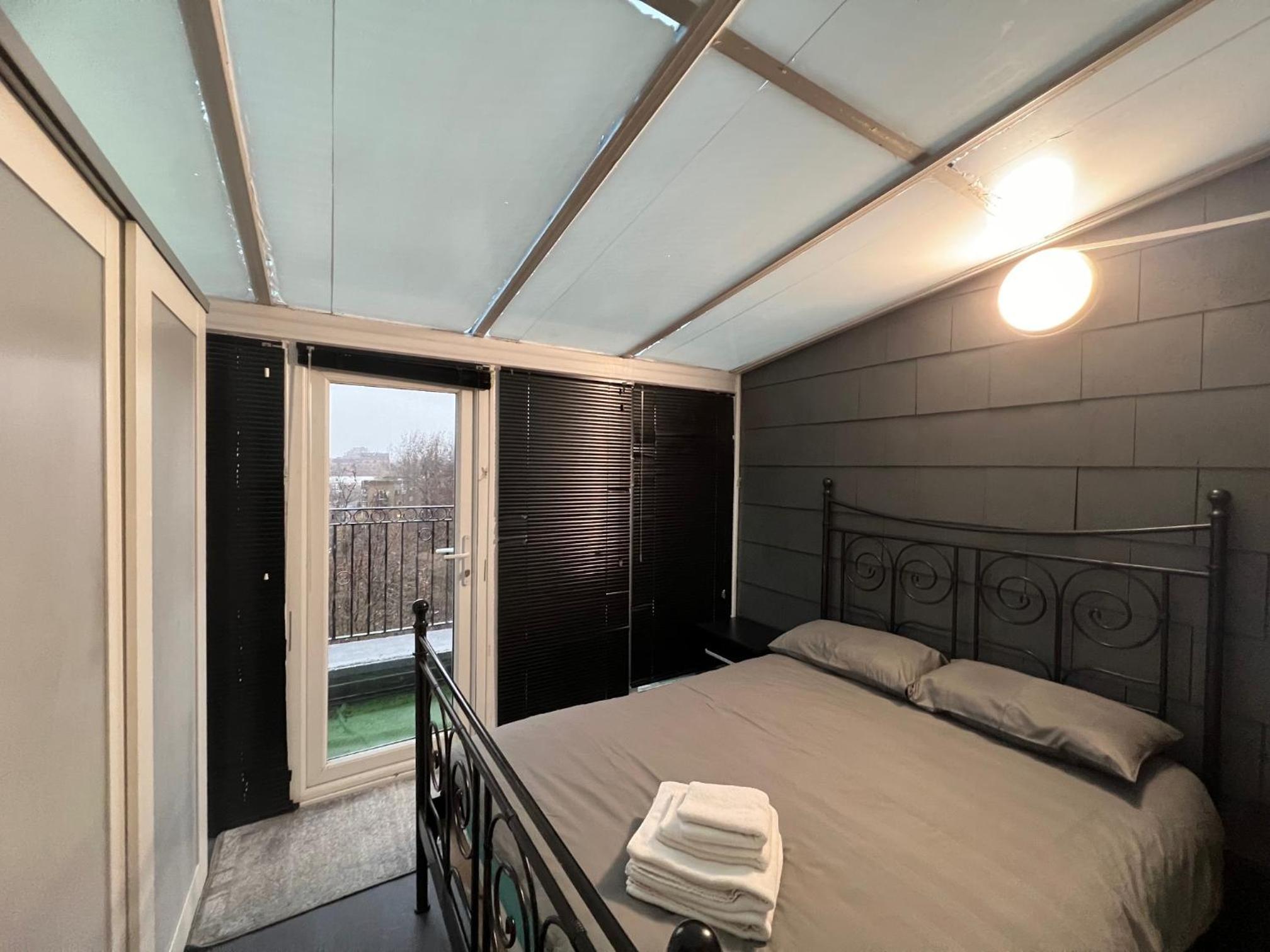 Apartment with Terrace photo 3
