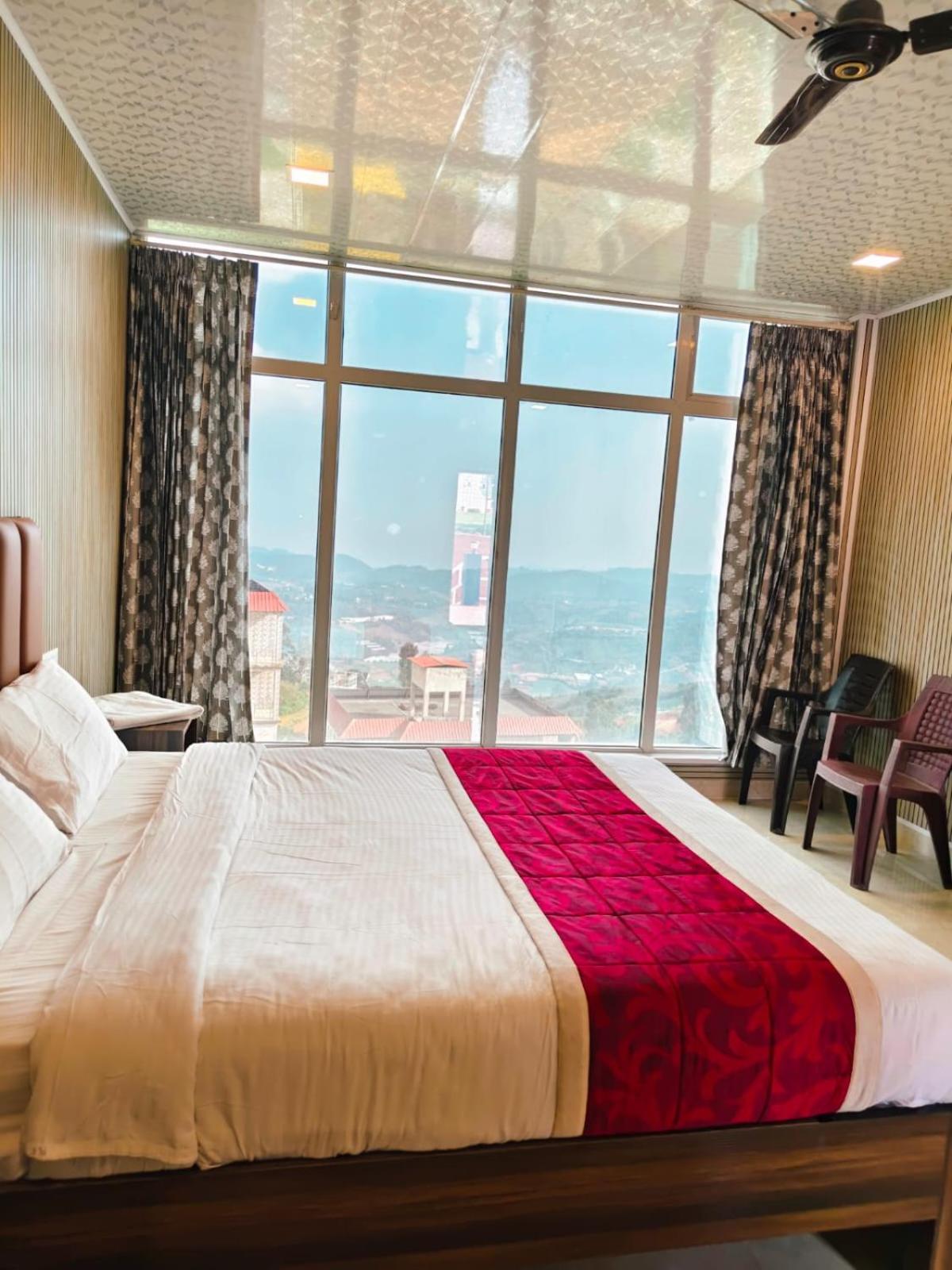 Single Room with Mountain View