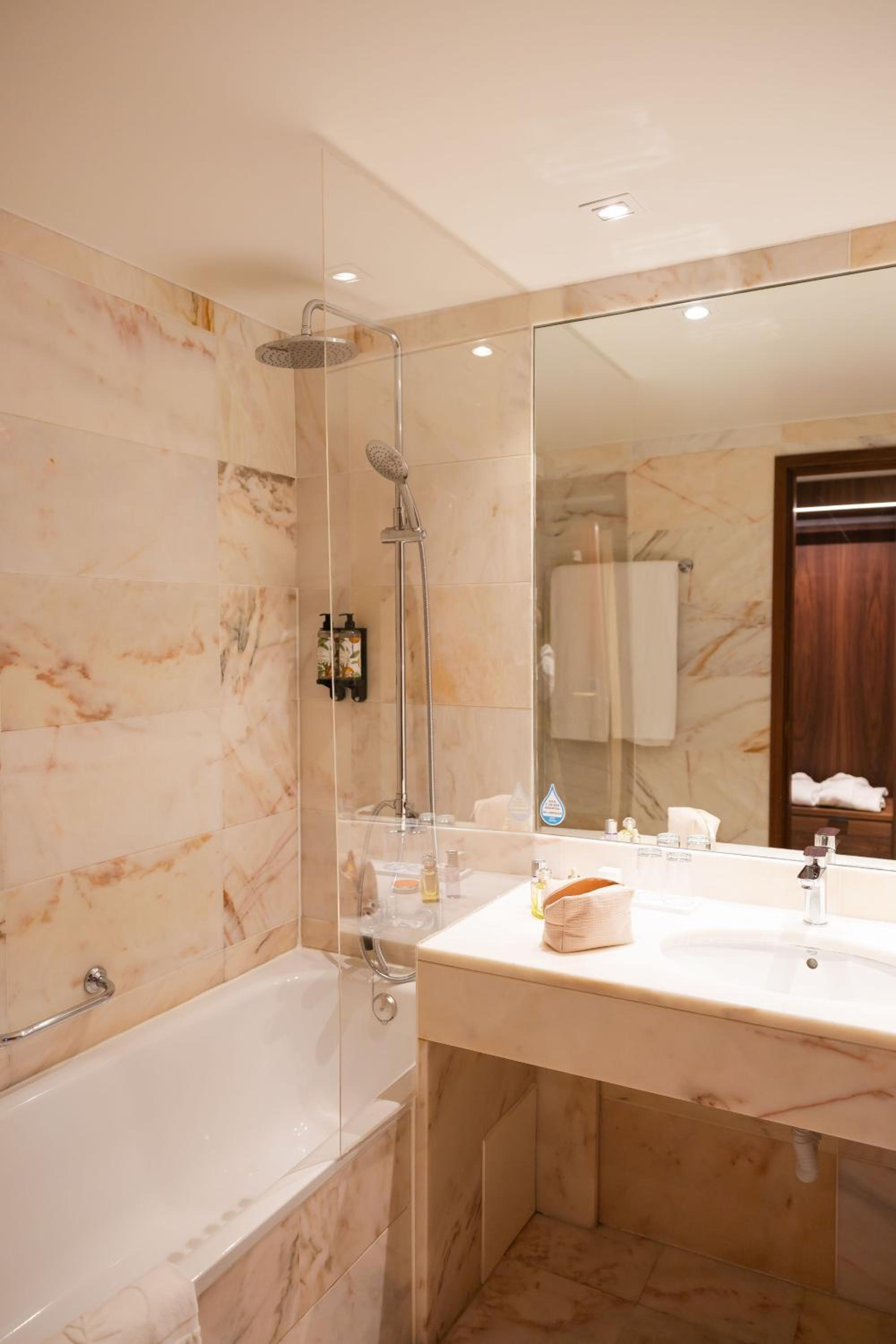 Prestige Double Room - Photo 8