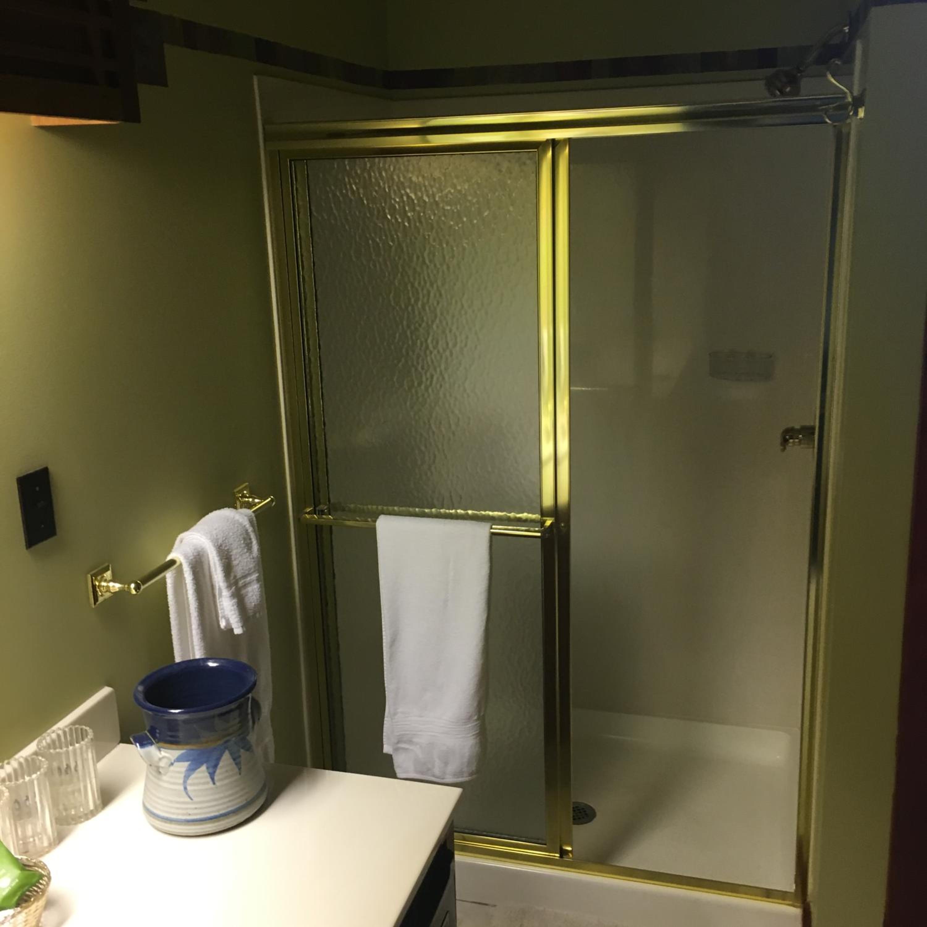 Deluxe King Suite photo 3
