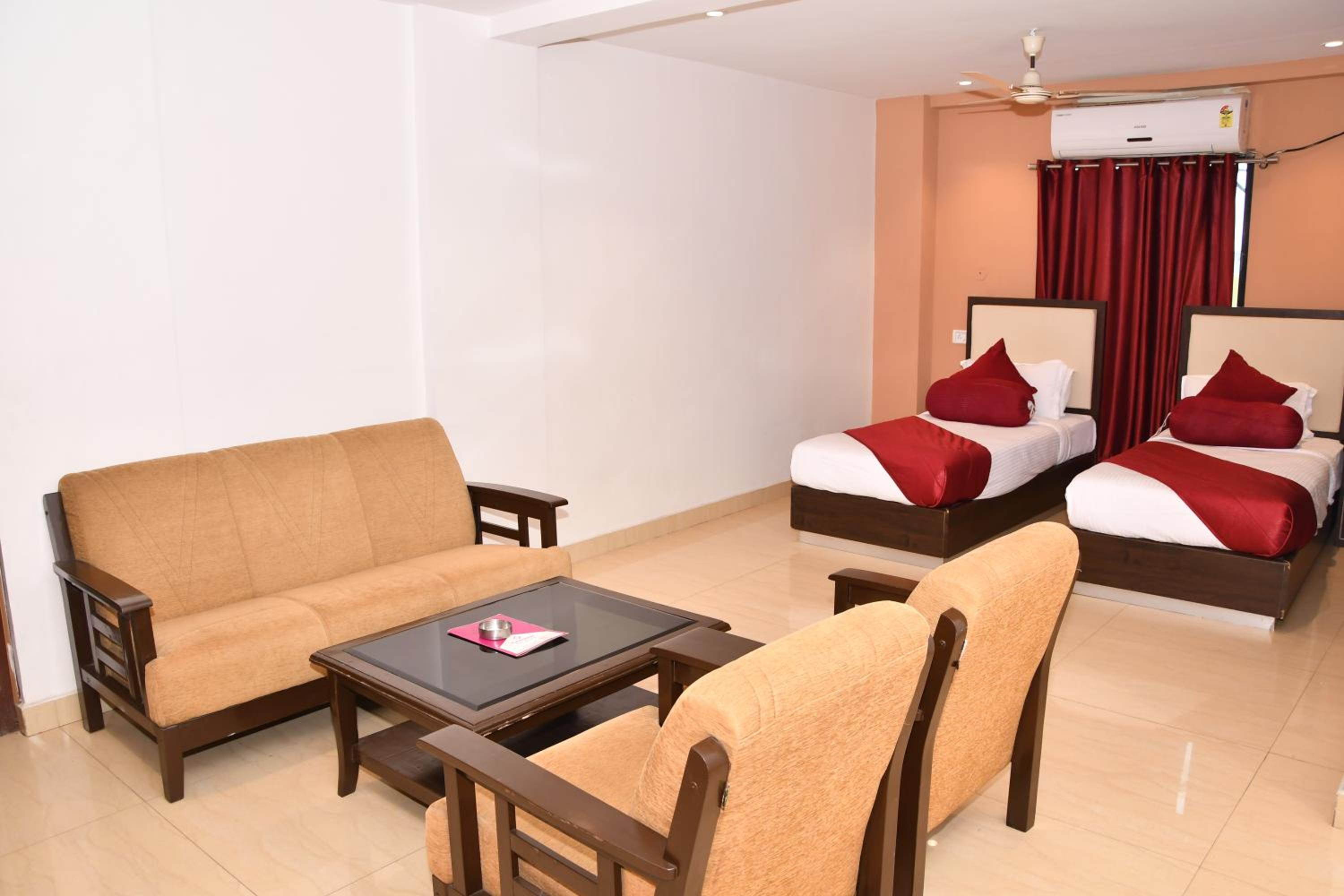 Standard Twin Room