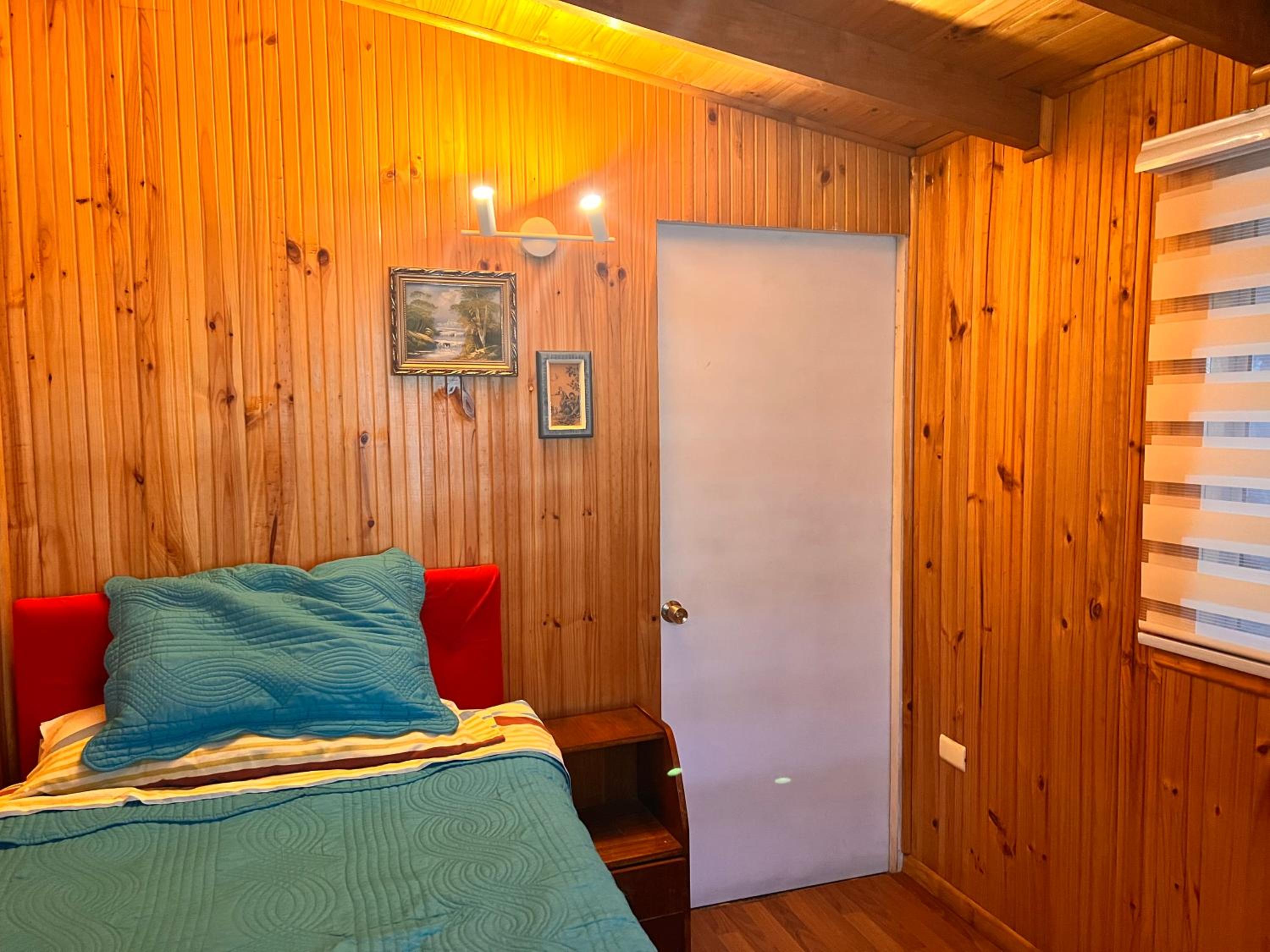 Standard Single Room with Shared Bathroom photo 1
