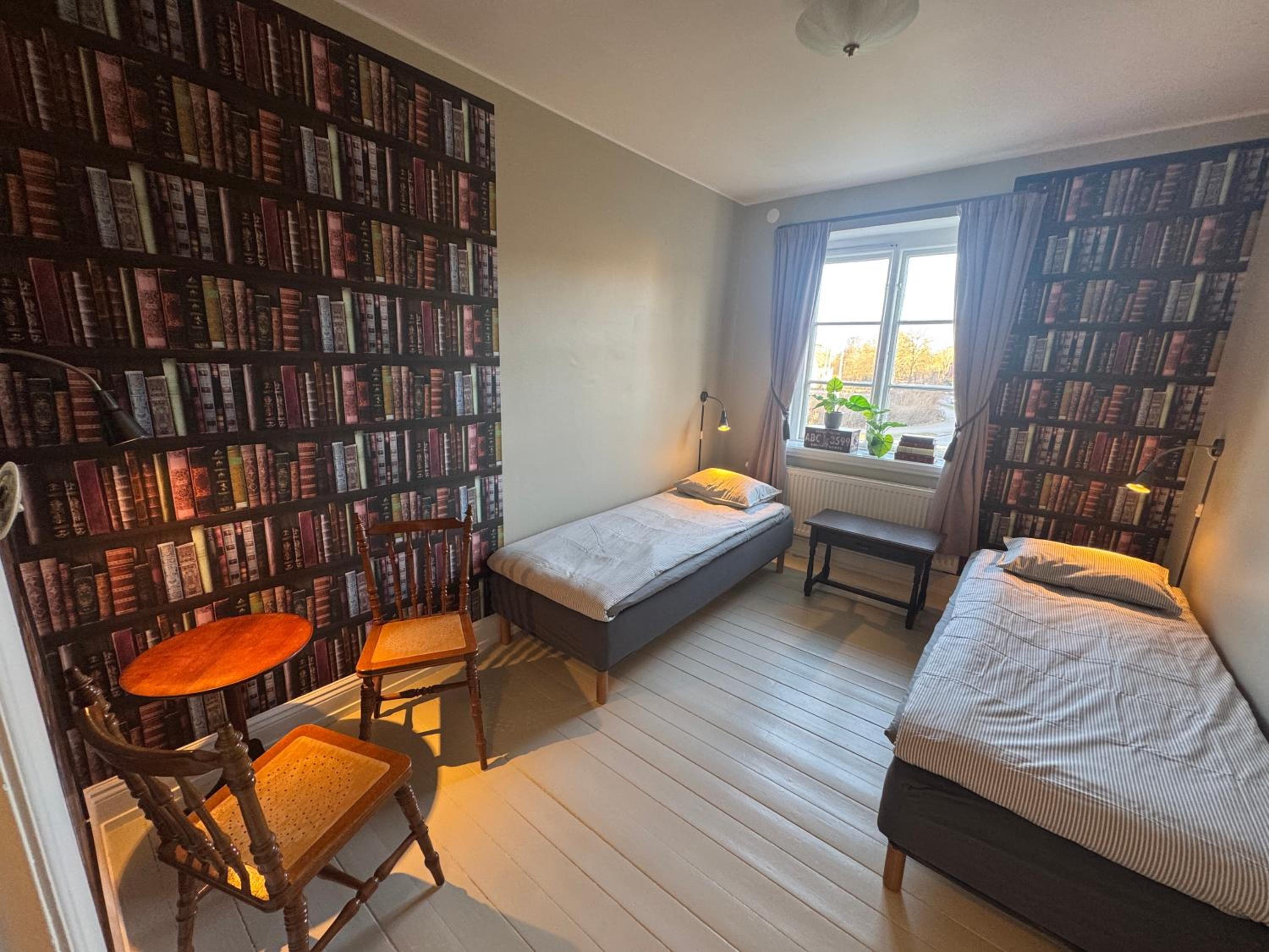 Standard Twin Room with Shared Bathroom