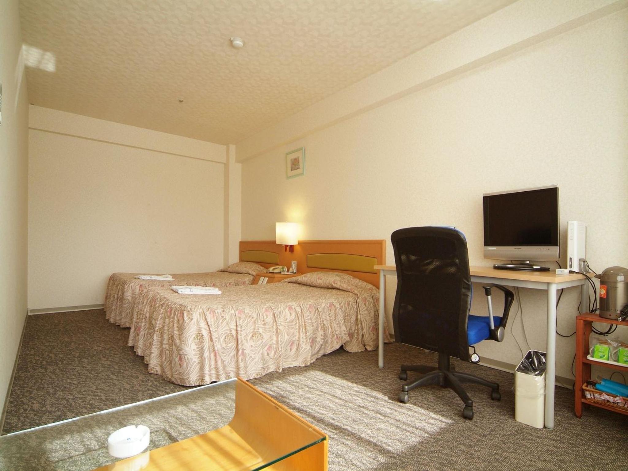 Deluxe Twin Room with Extrabed - Non-Smoking - Photo 1