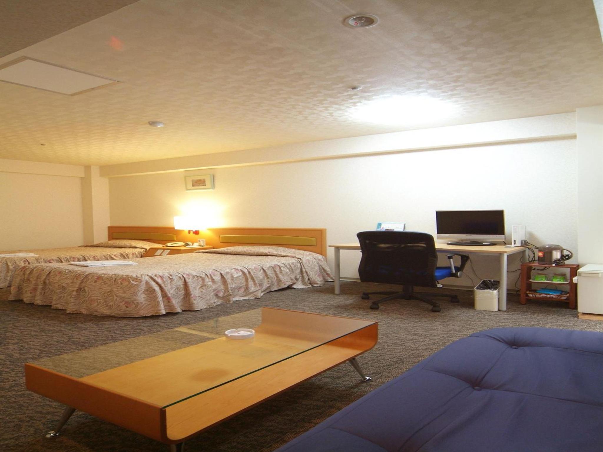 Deluxe Twin Room with Extrabed - Non-Smoking - Photo 5