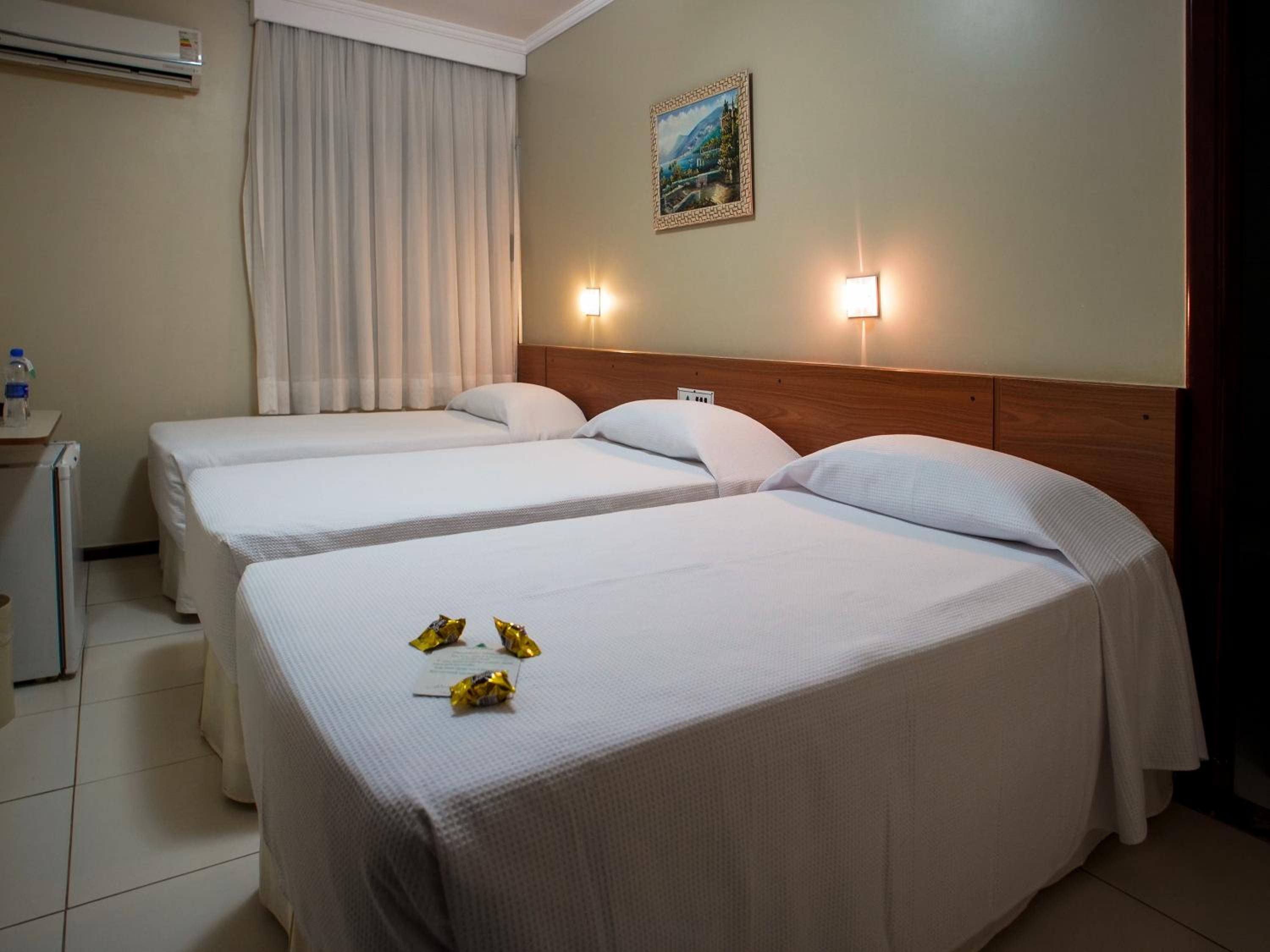 Luxury Triple Room - 3 Single Beds photo 3