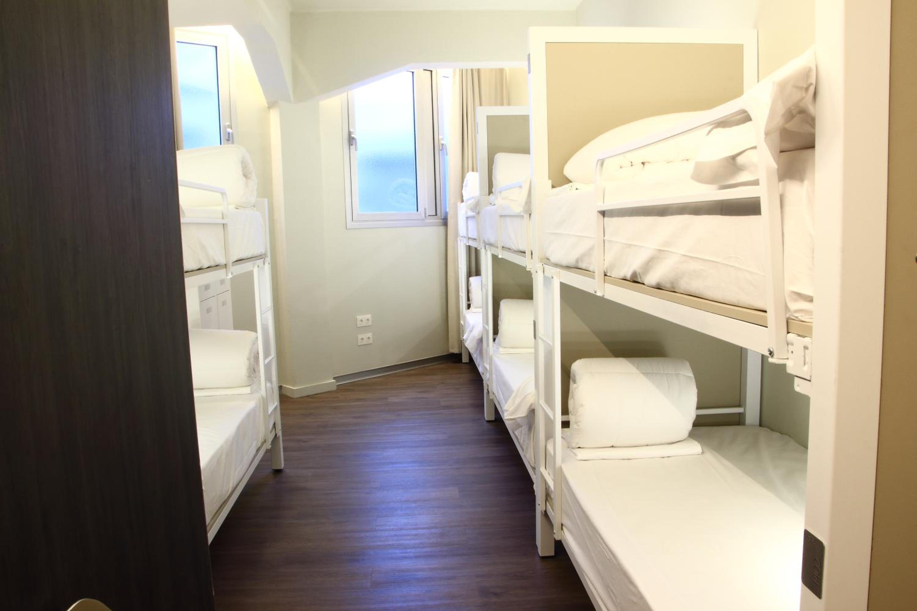 Pilgrim - Bunk Bed in 18-Bed Mixed Dormitory Room with Shared Bathroom photo 3