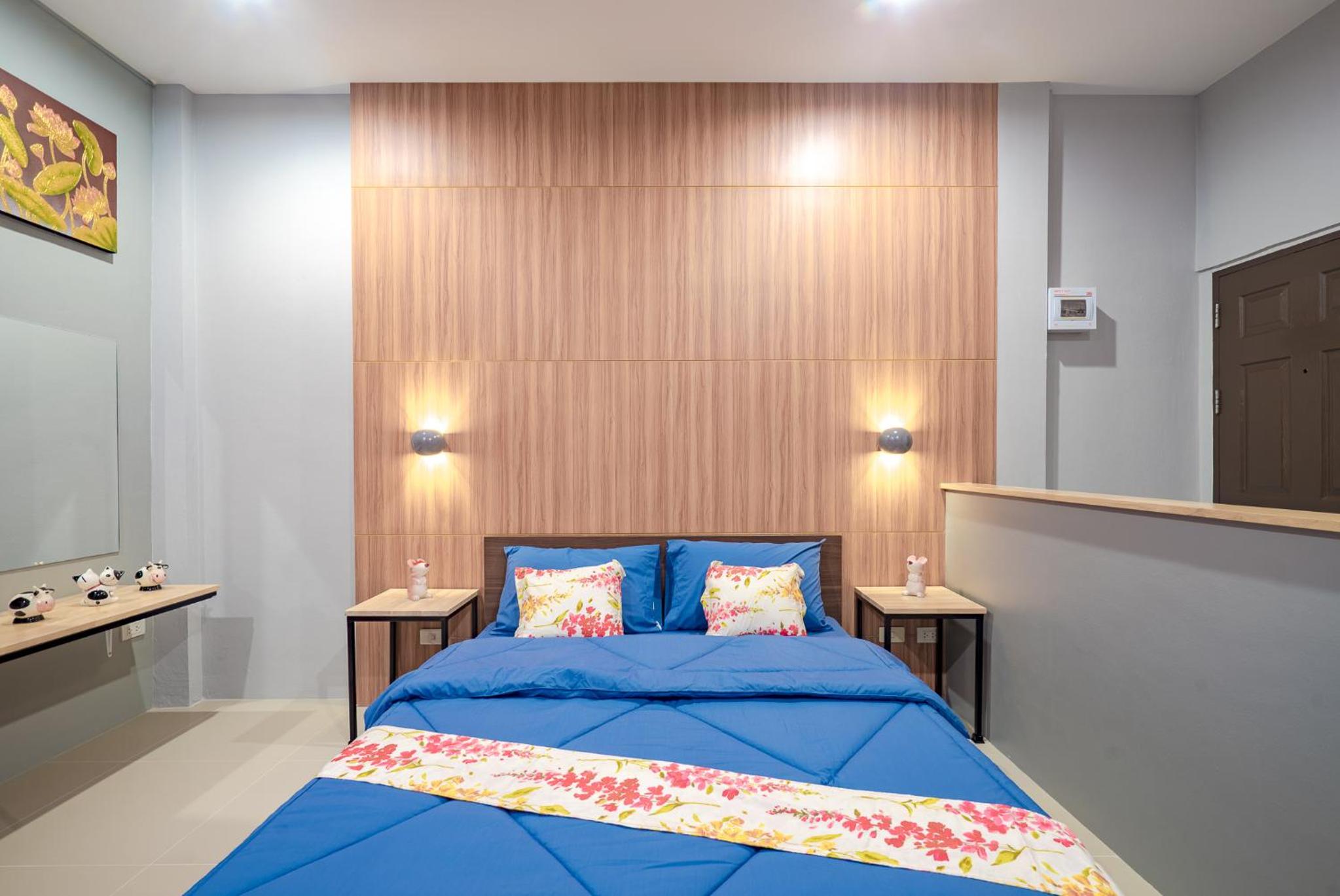 Deluxe Double Room with Balcony photo 2