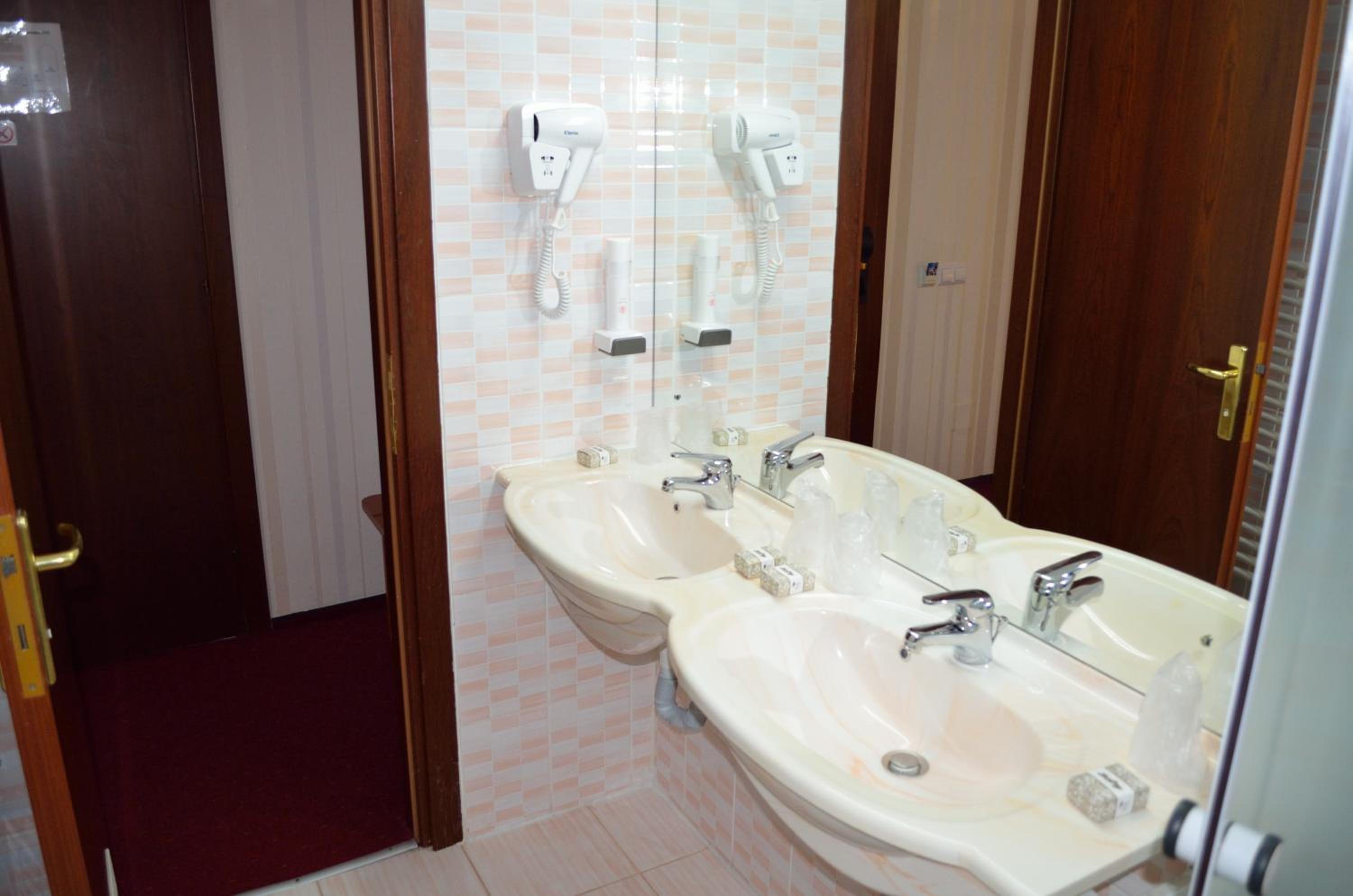 Superior Twin Room photo 3