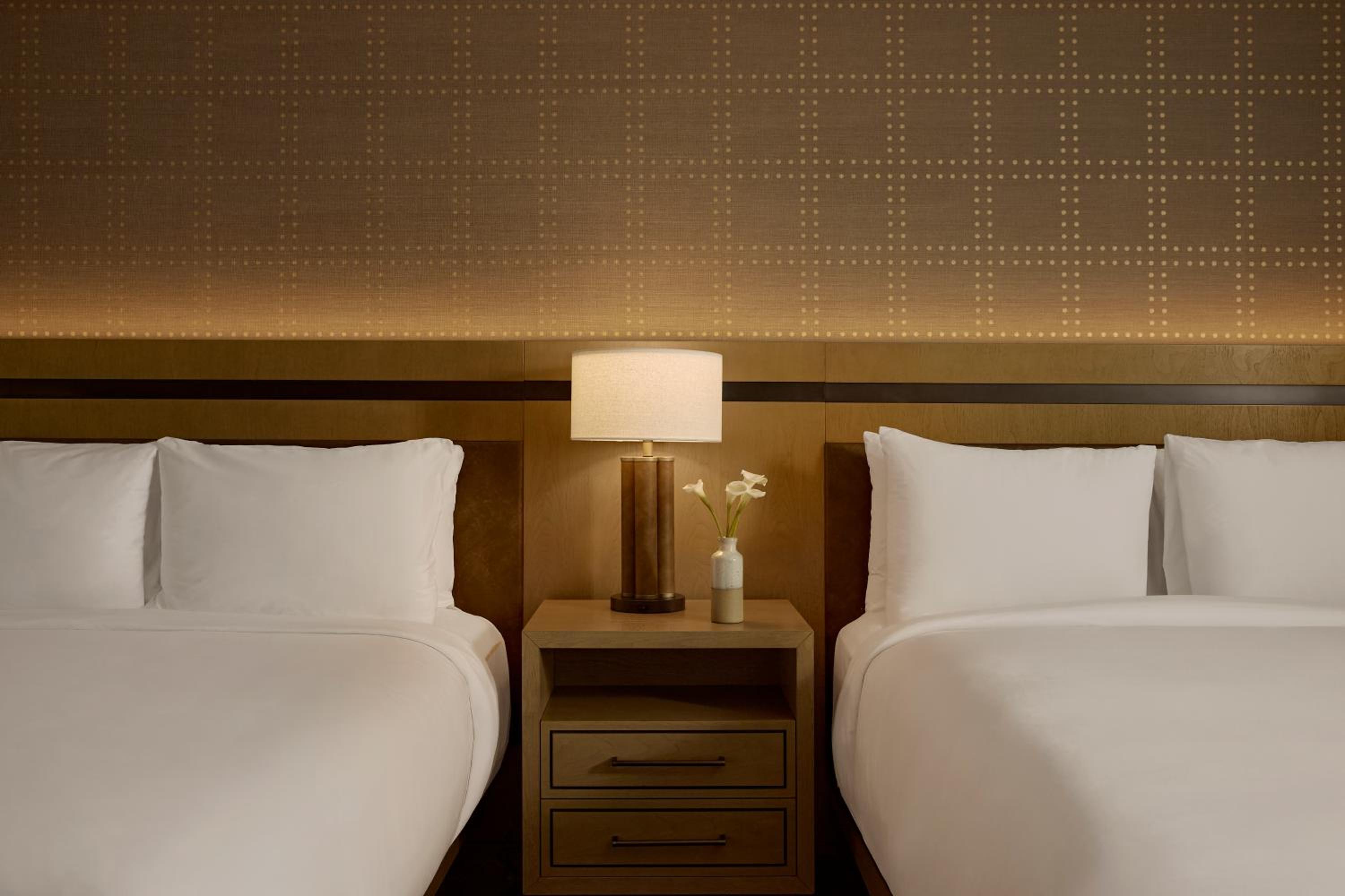 Queen Room with Two Queen Beds - PURE® Wellness - Photo 2