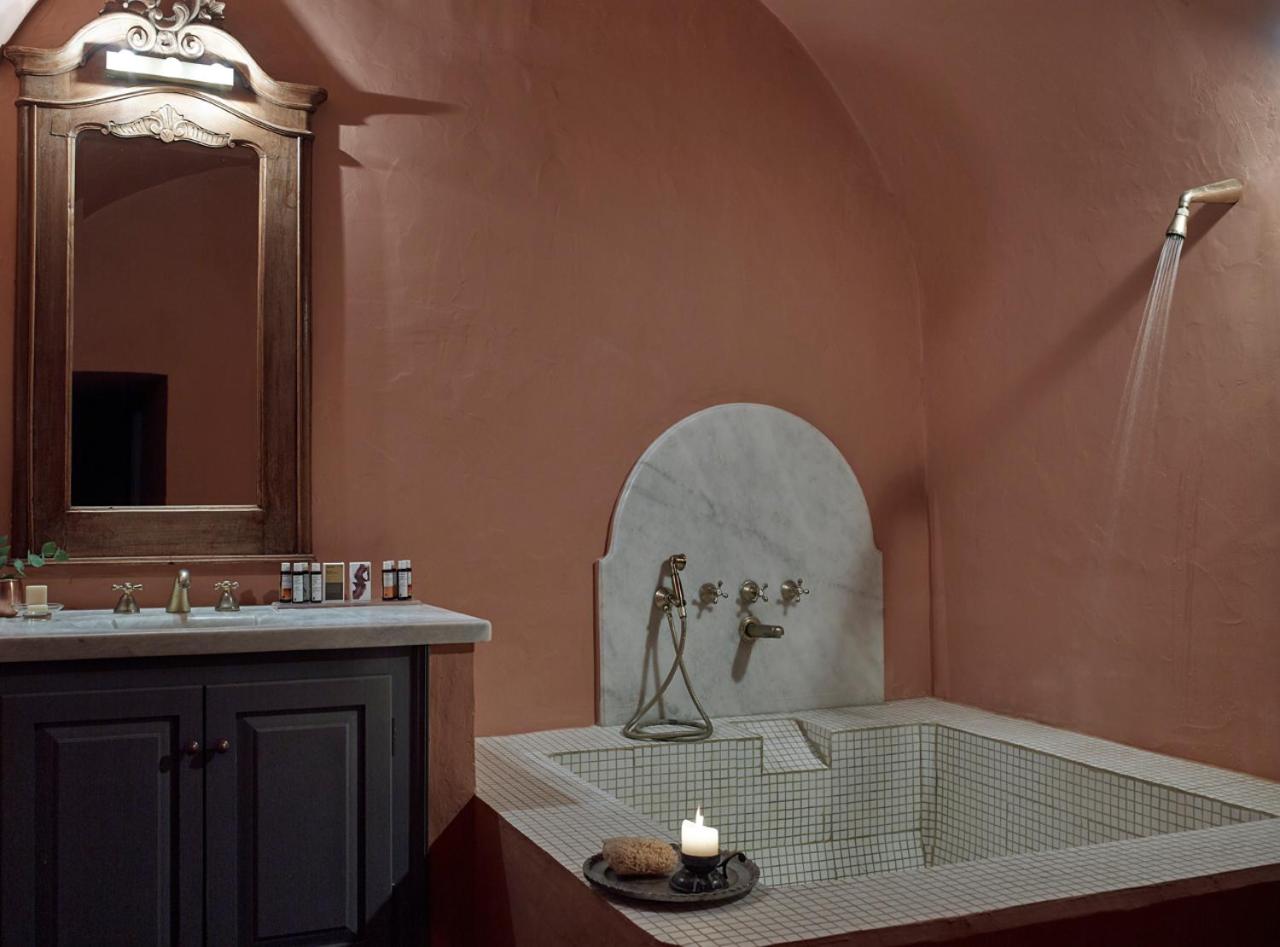 Cave Suite with Sharing Jacuzzi  photo 1