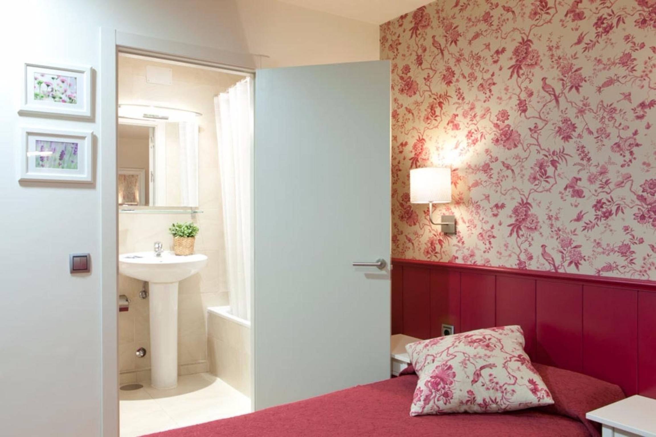 Double or Twin Room - Photo 17