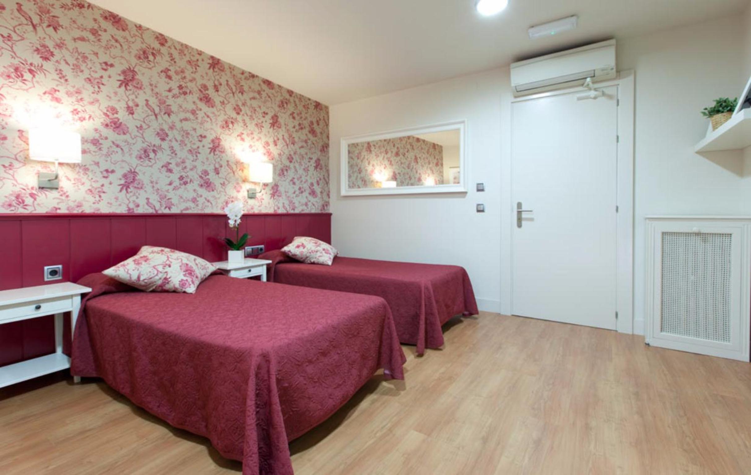 Double or Twin Room - Photo 19