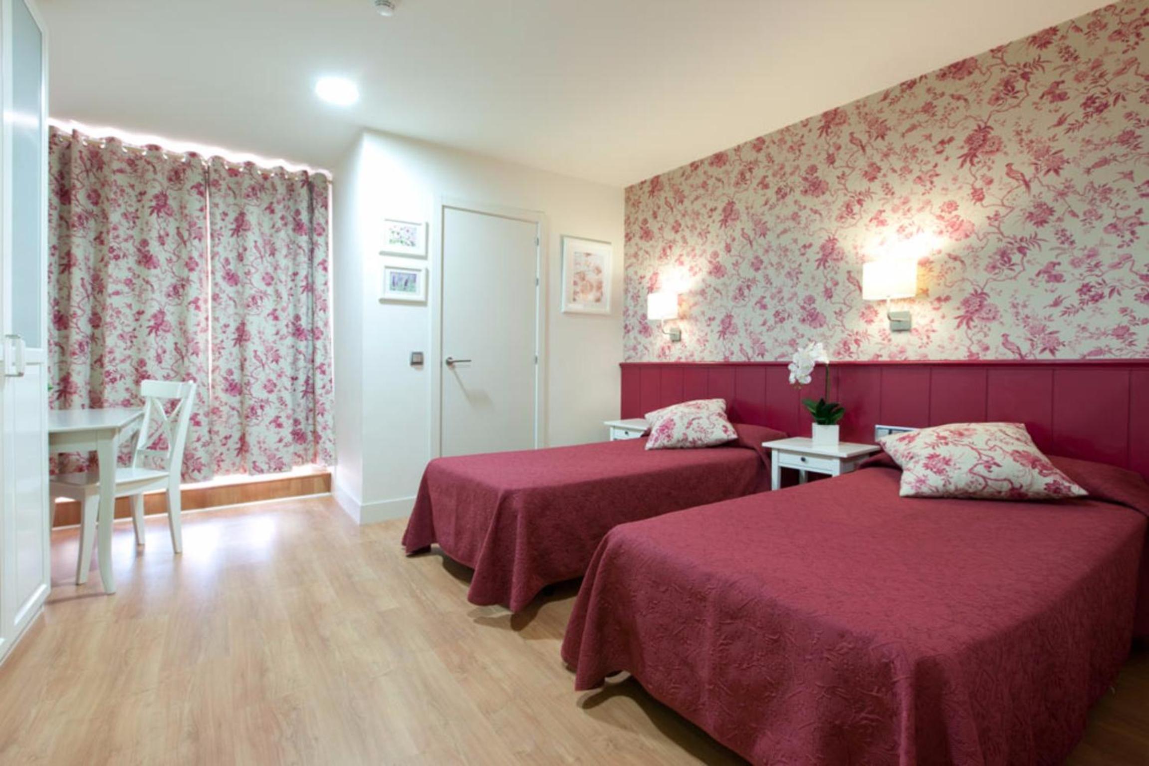 Double or Twin Room - Photo 18