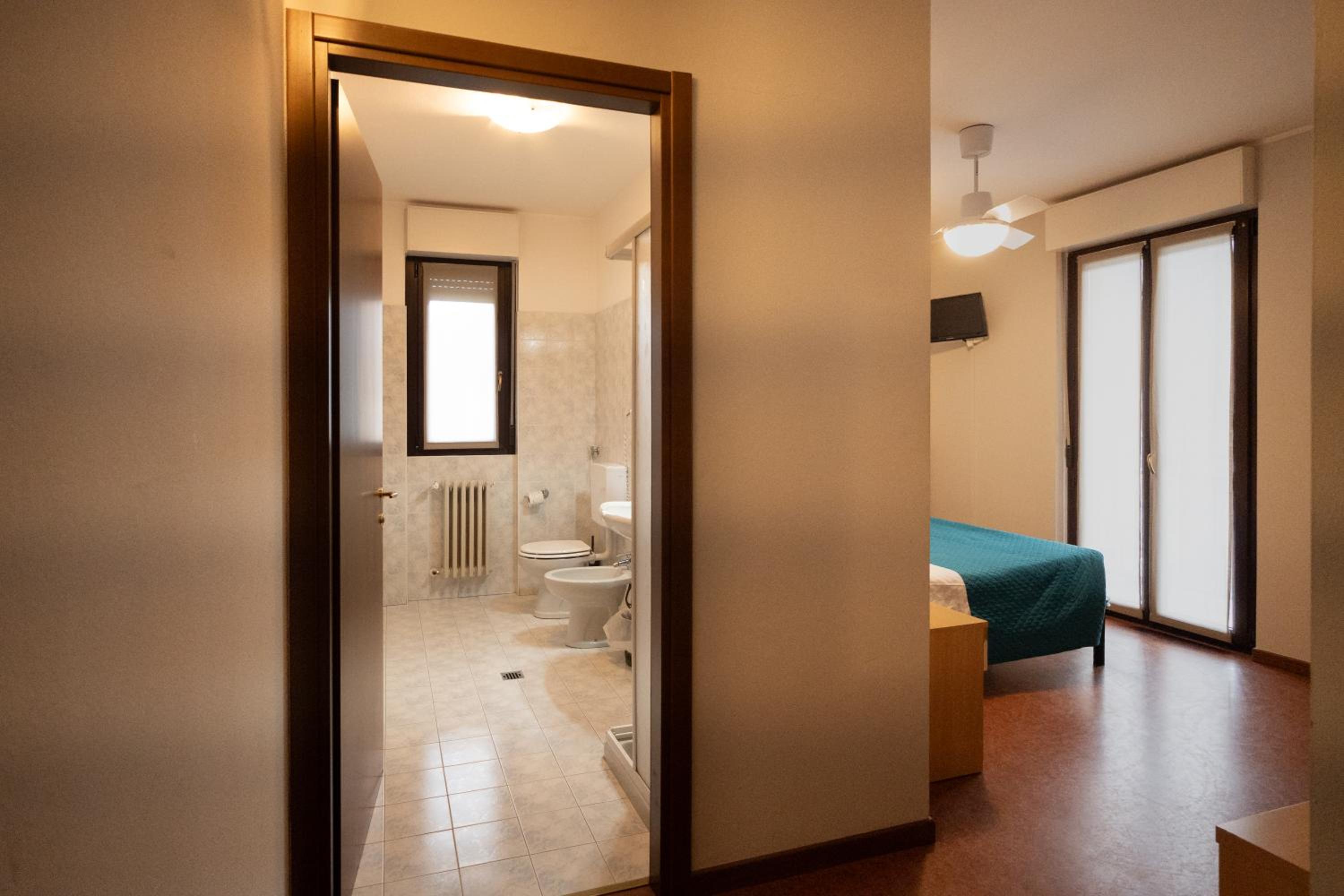 Double Room with Terrace - Photo 3