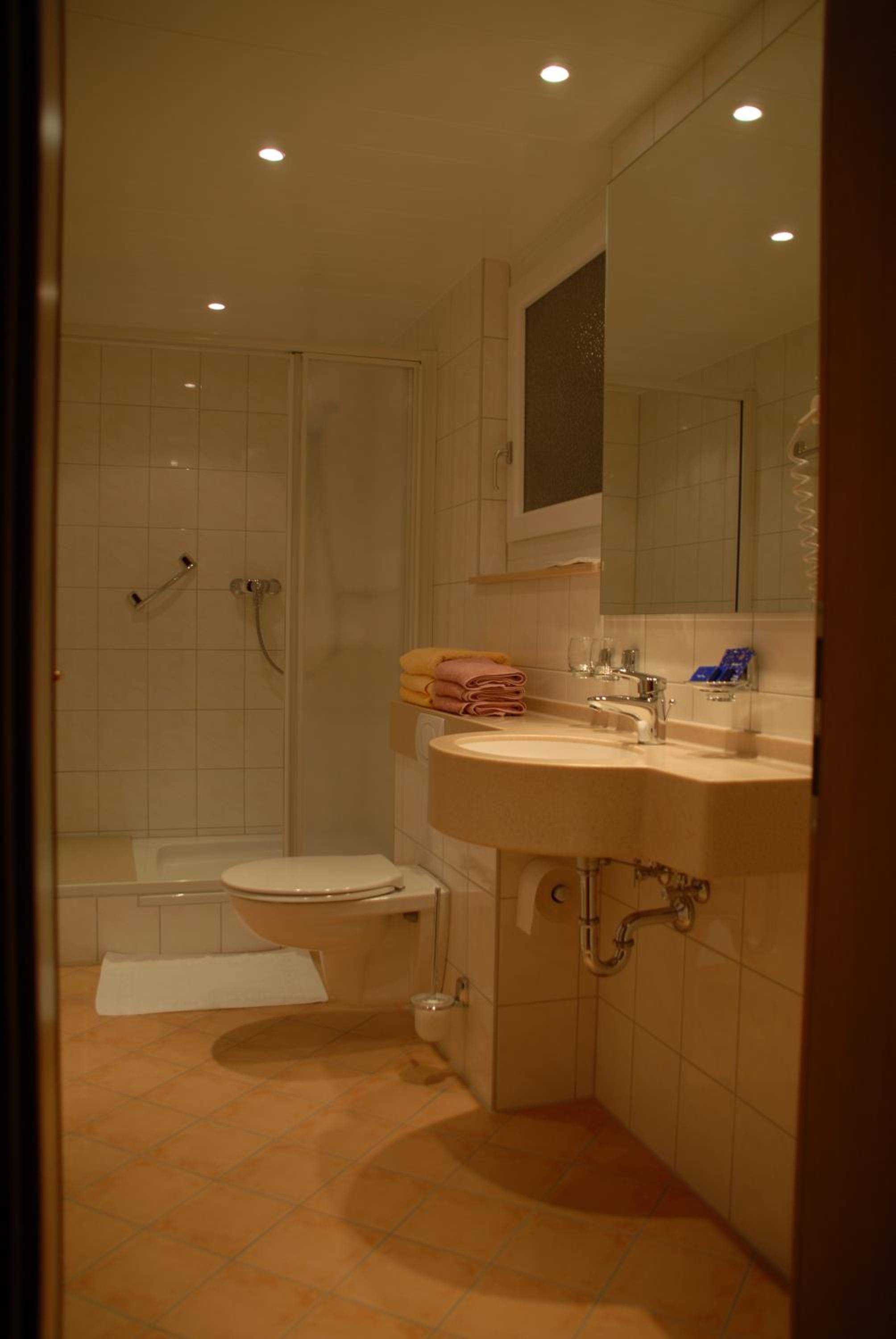 Double Room - Photo 8
