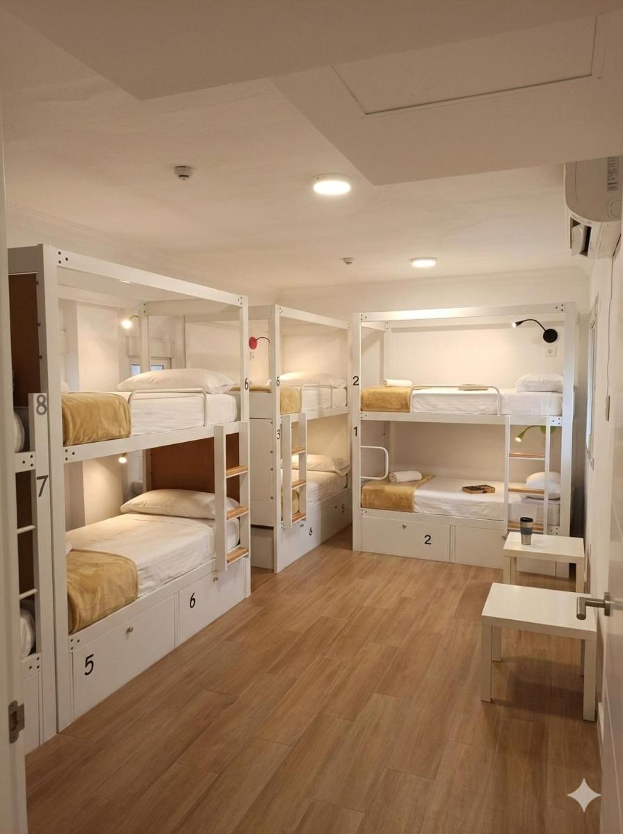 Bed in 8-Bed Mixed Dormitory Room