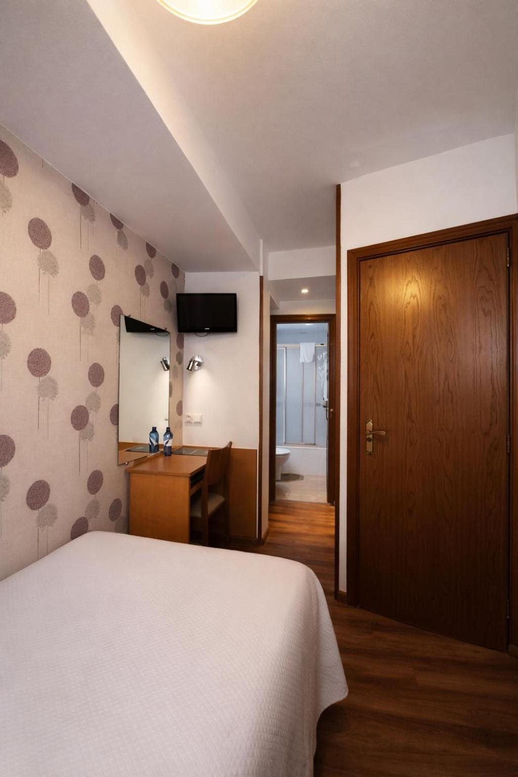 Single Room photo 2