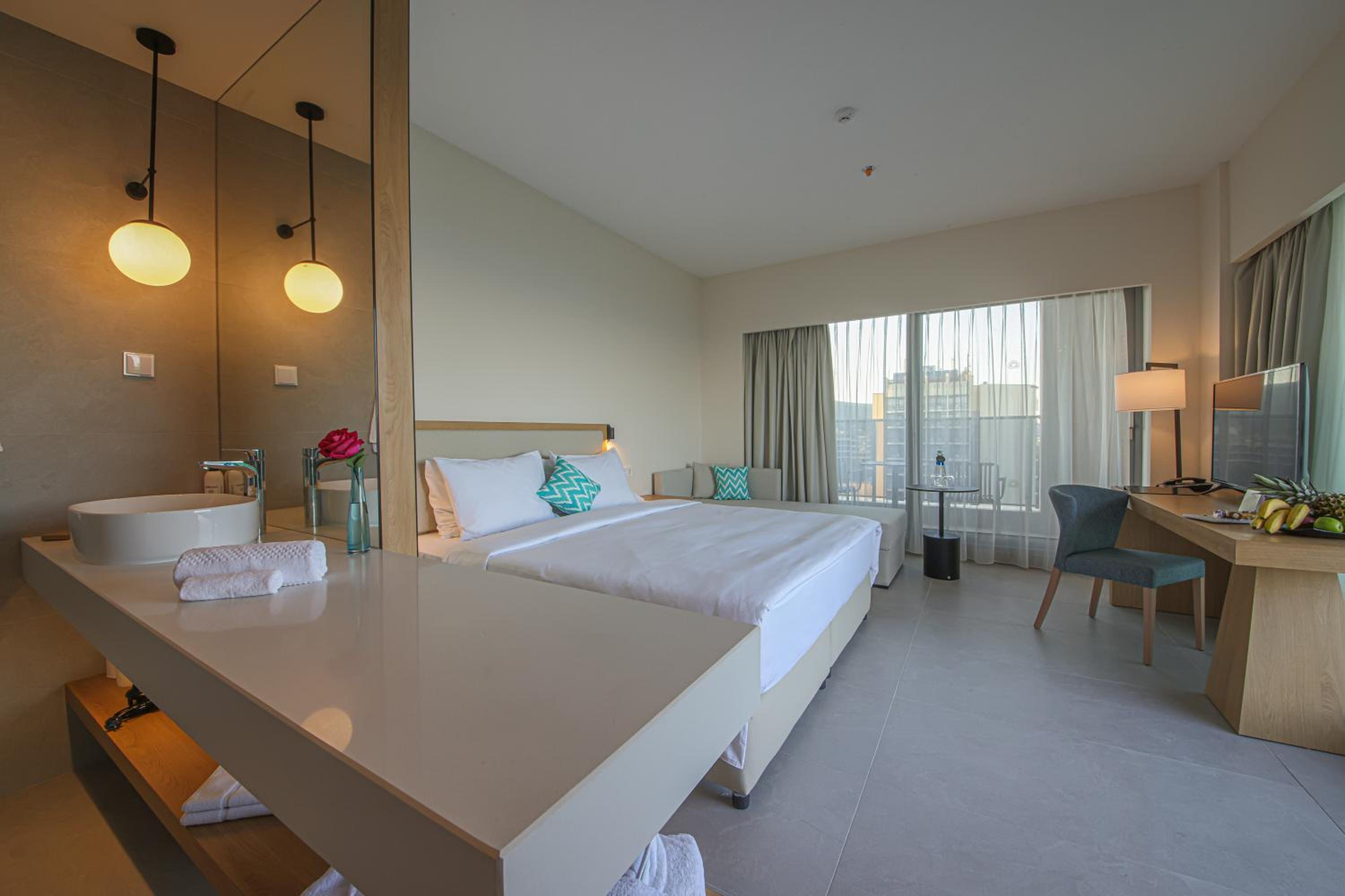 Deluxe Double Plus Room