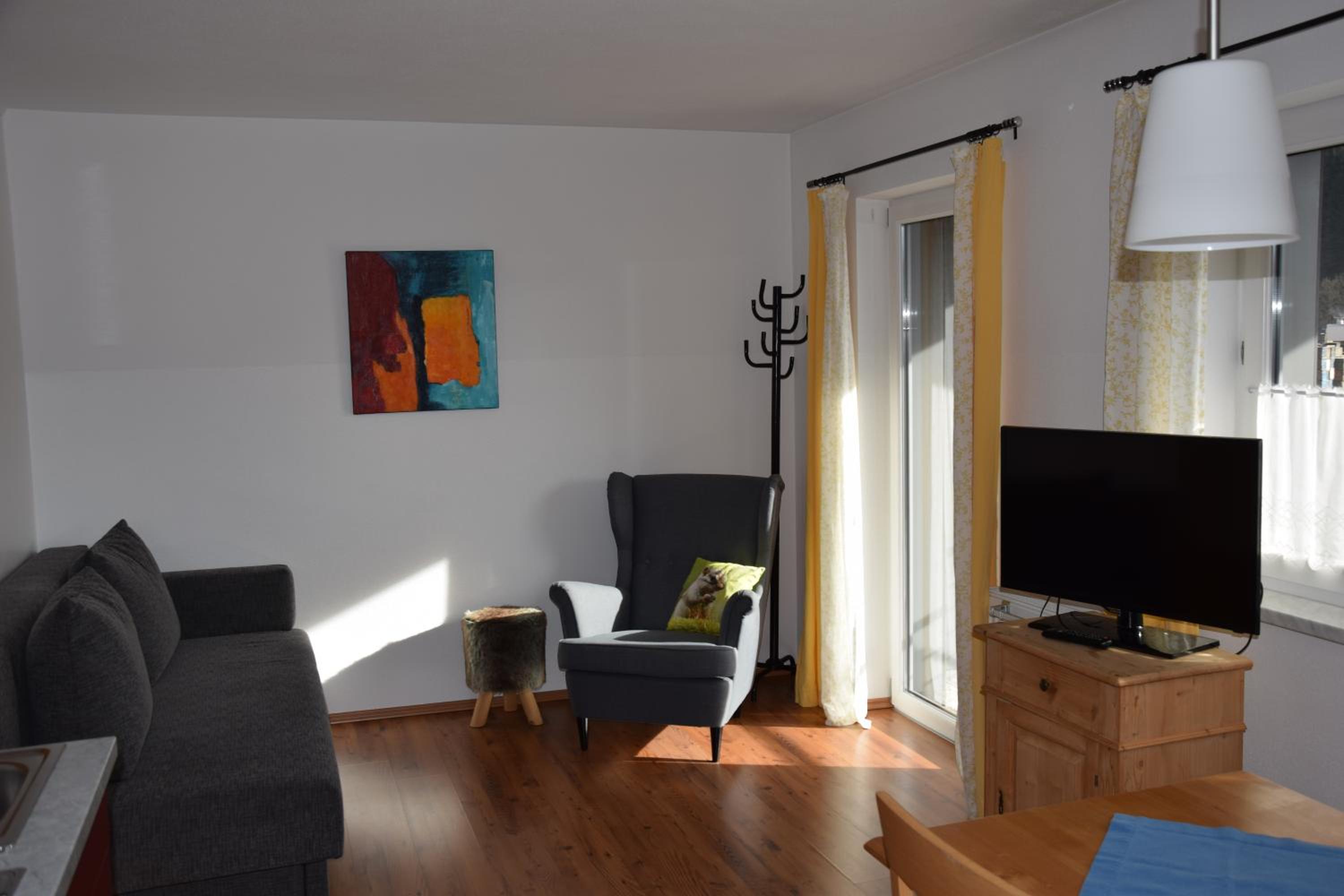 One-Bedroom Apartment with Balcony - Photo 4