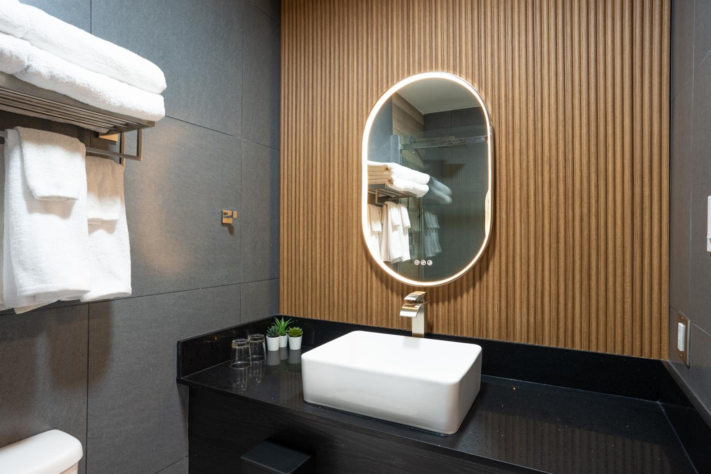  Classic King Room with Kitchenette photo 2