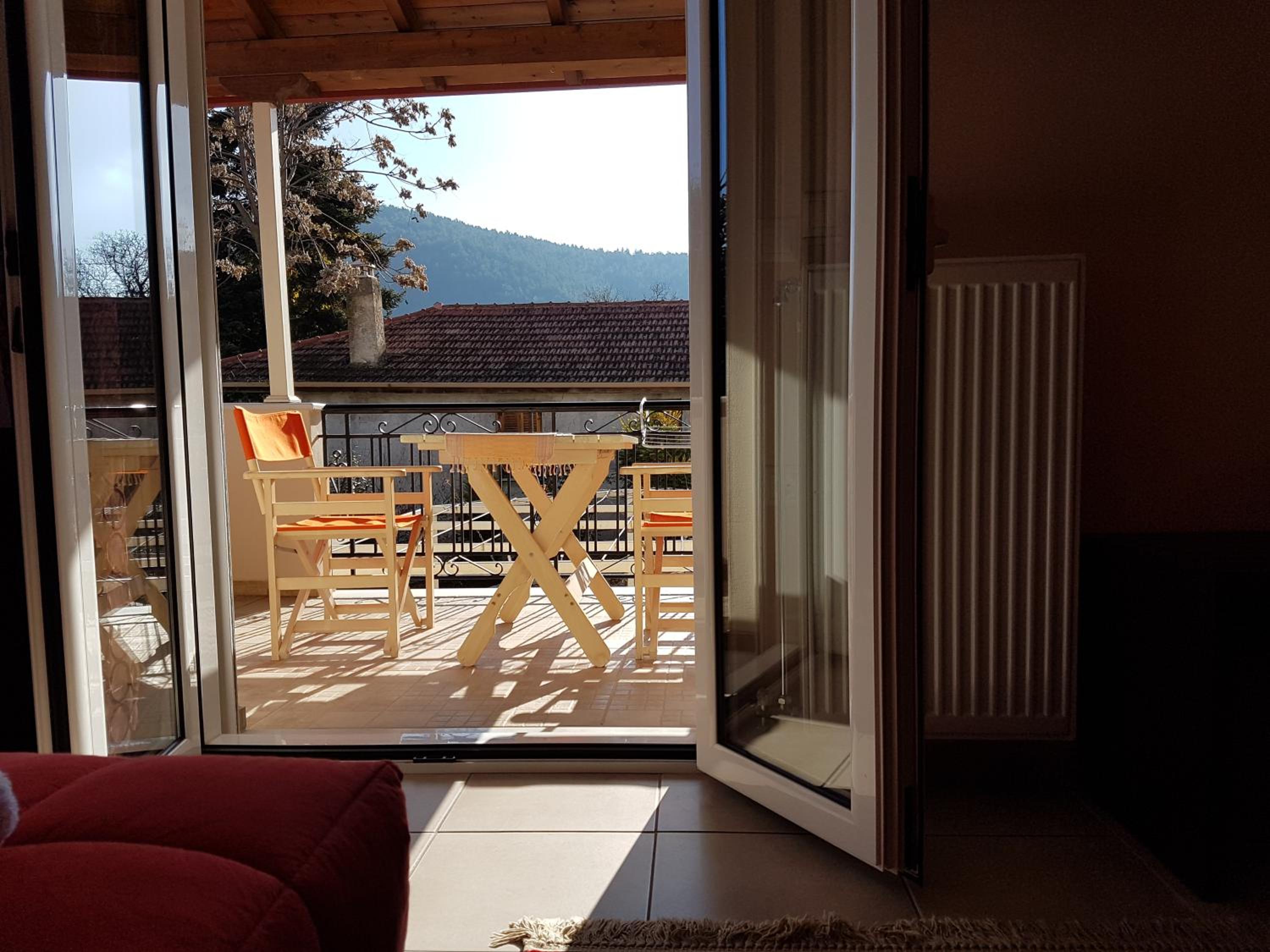 Deluxe Double Room (2 Adults + 1 Child) photo 2