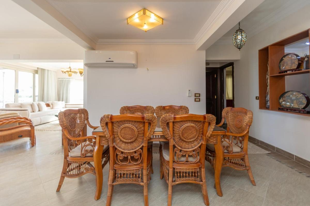 Three-Bedroom Chalet photo 2