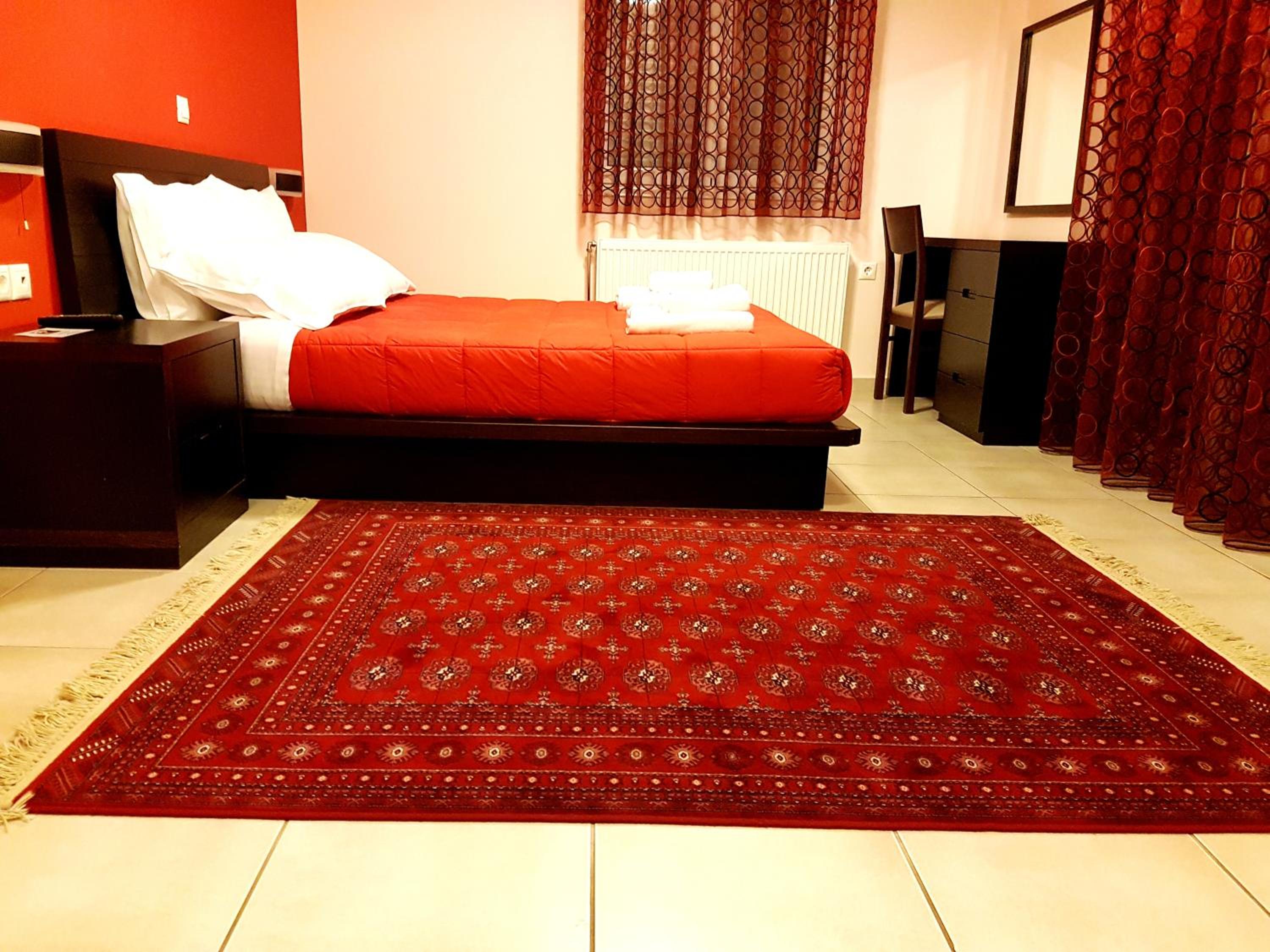 Deluxe Double Room (2 Adults + 1 Child) photo 1