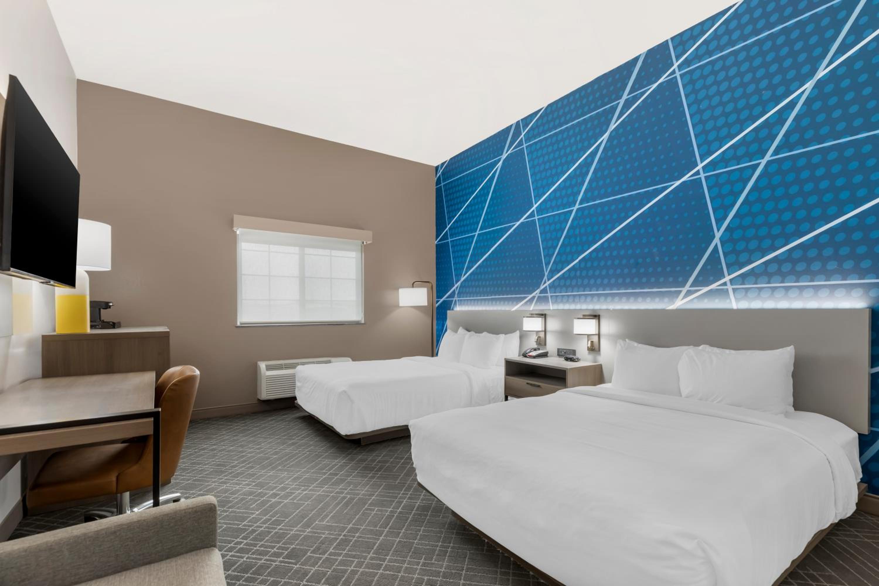 Queen Room with Two Queen Beds and Roll In Shower - Accessible/Non-Smoking photo 2