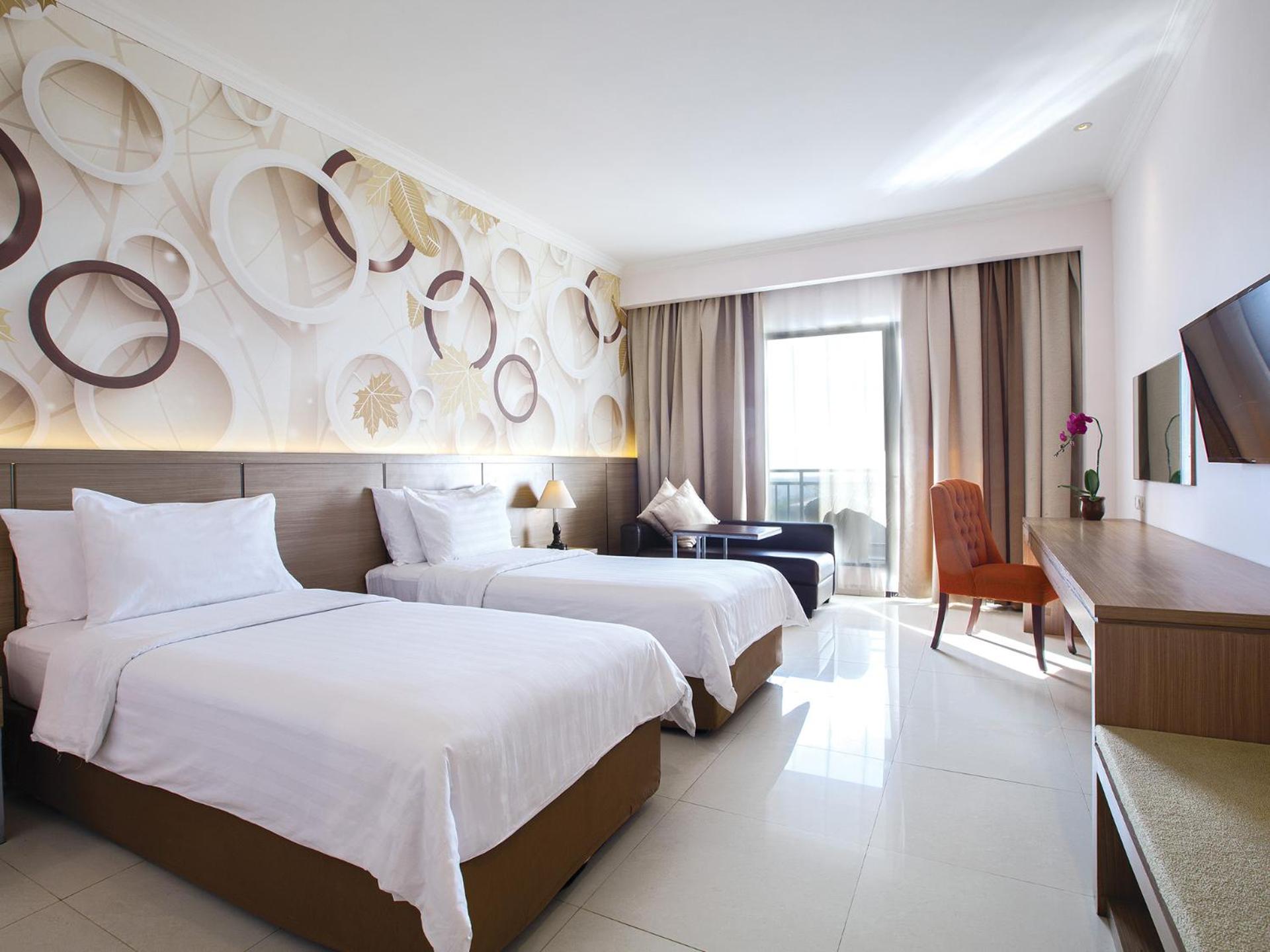 Deluxe Double or Twin Room with Pool View