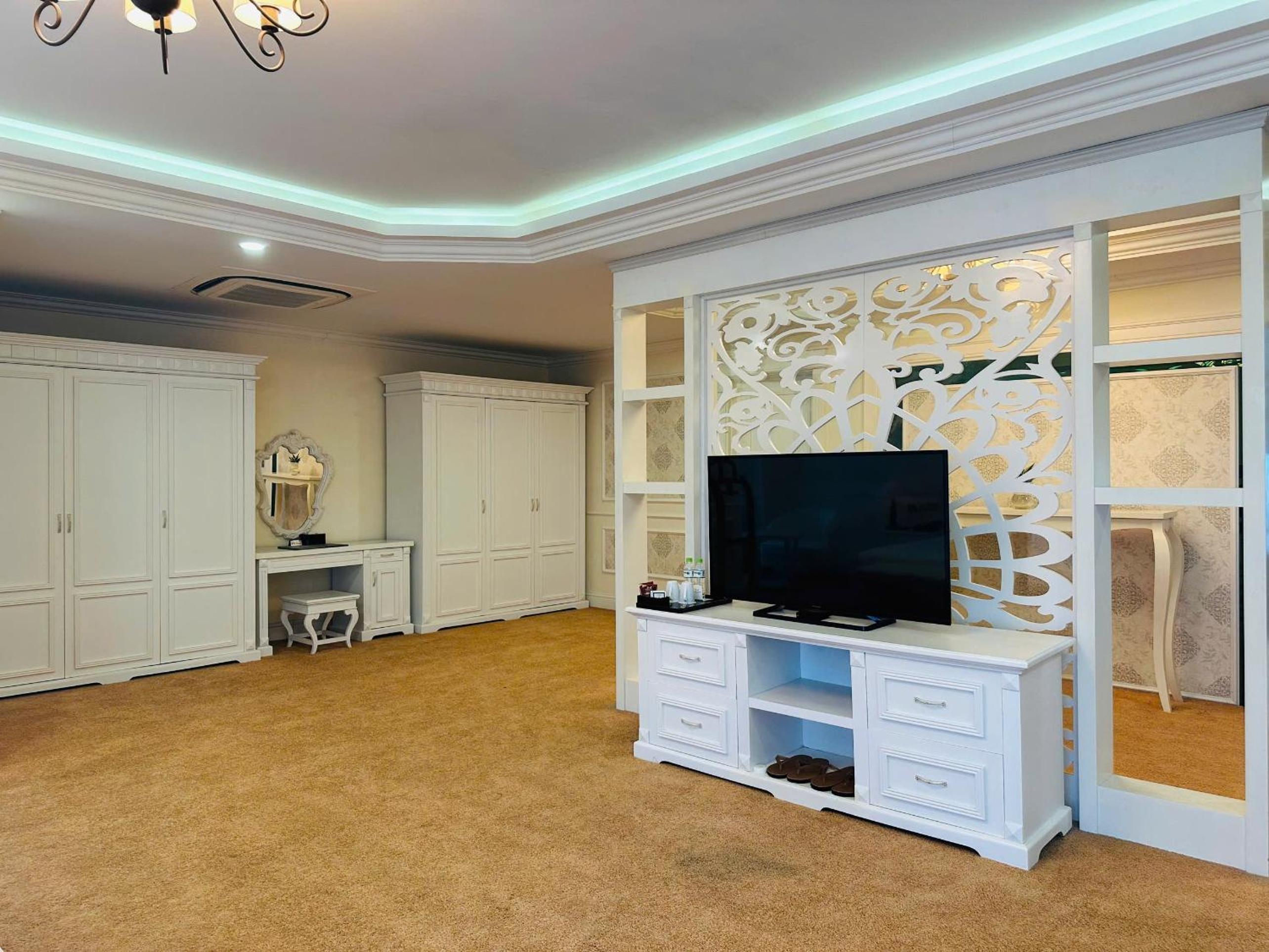 Presidential Suite photo 2