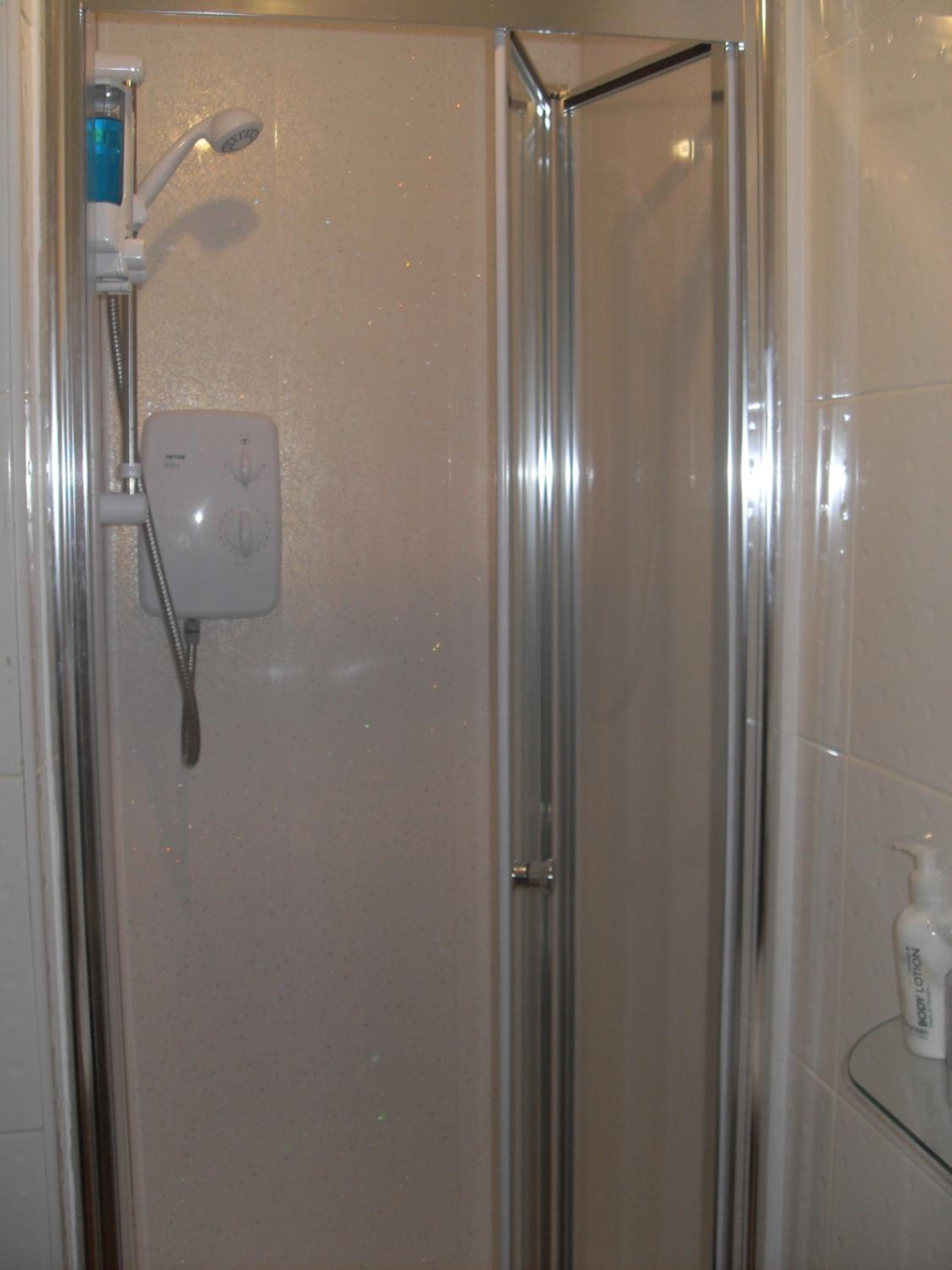 Double Room - Photo 18