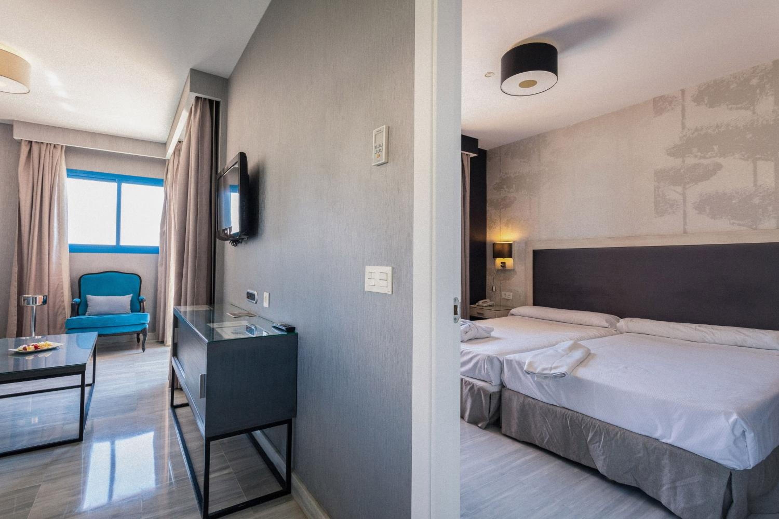 One Bedroom Apartment Sea View