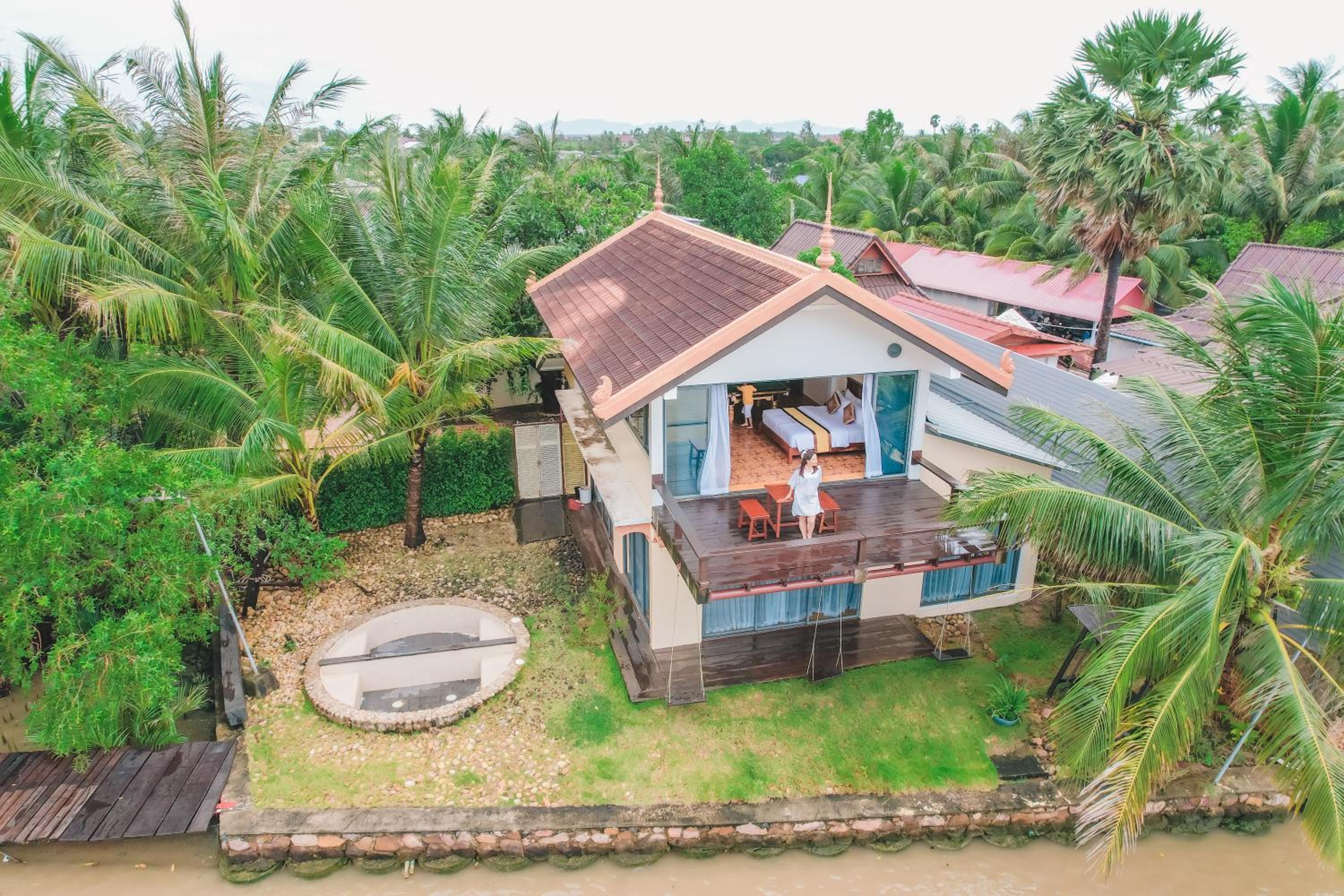 Executive King River View - Photo 1