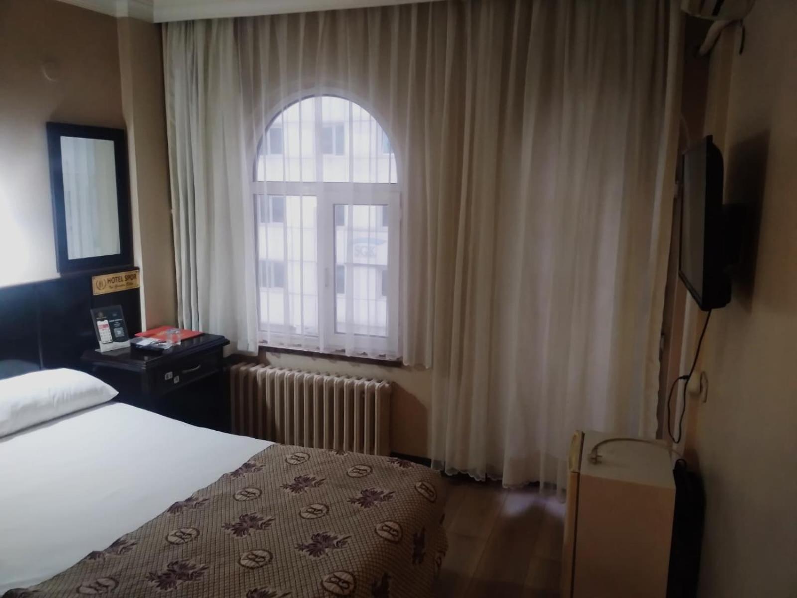 Standard King Room photo 3
