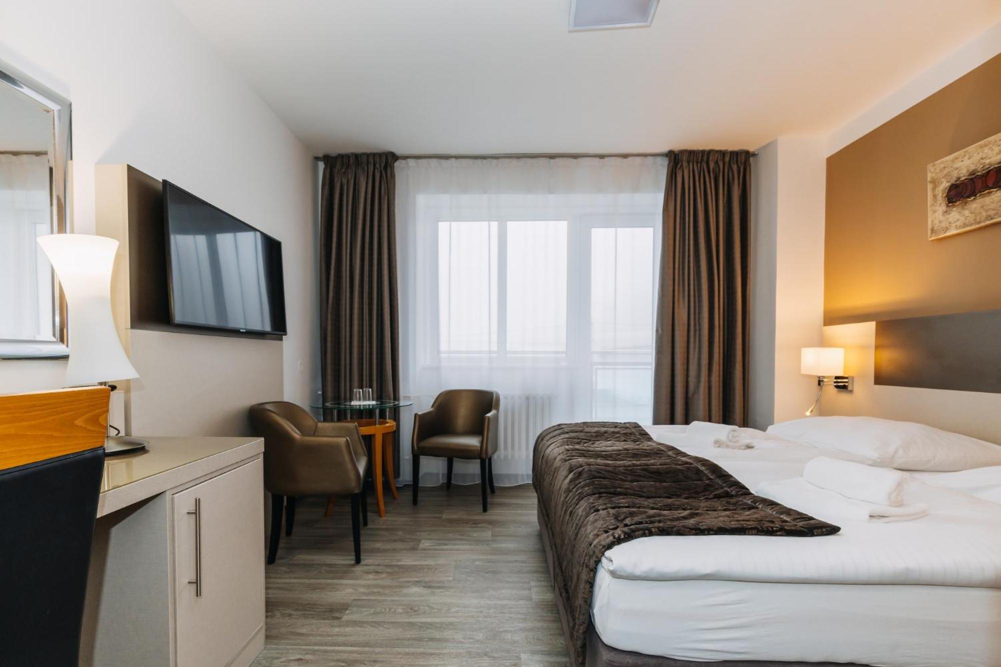 Deluxe Double or Twin Room with Balcony photo 1