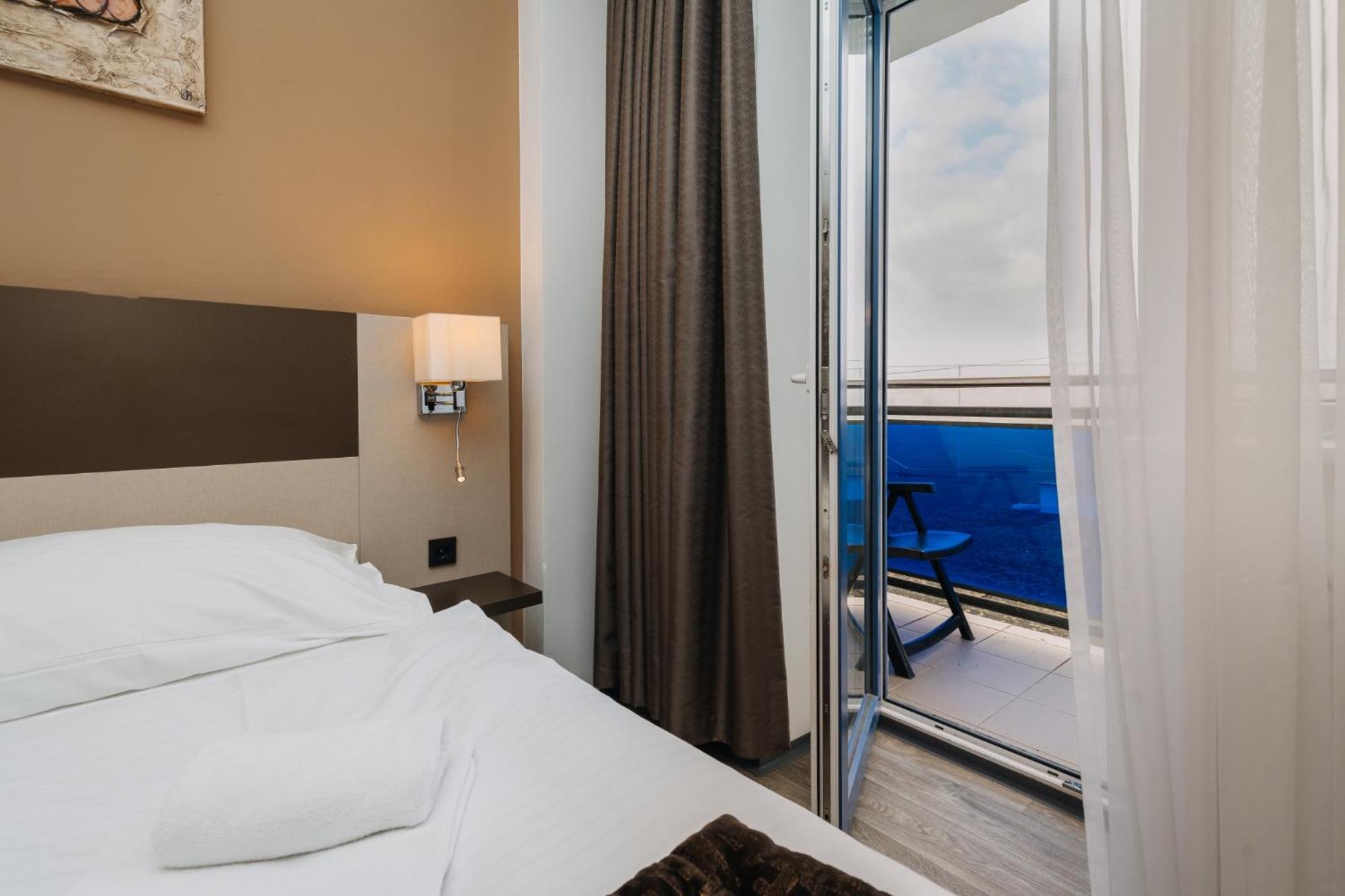 Deluxe Double or Twin Room with Balcony photo 2