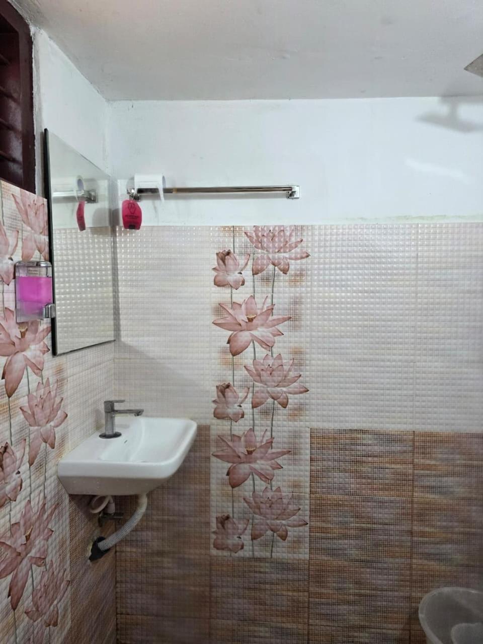 6-Bed Mixed Dormitory Room