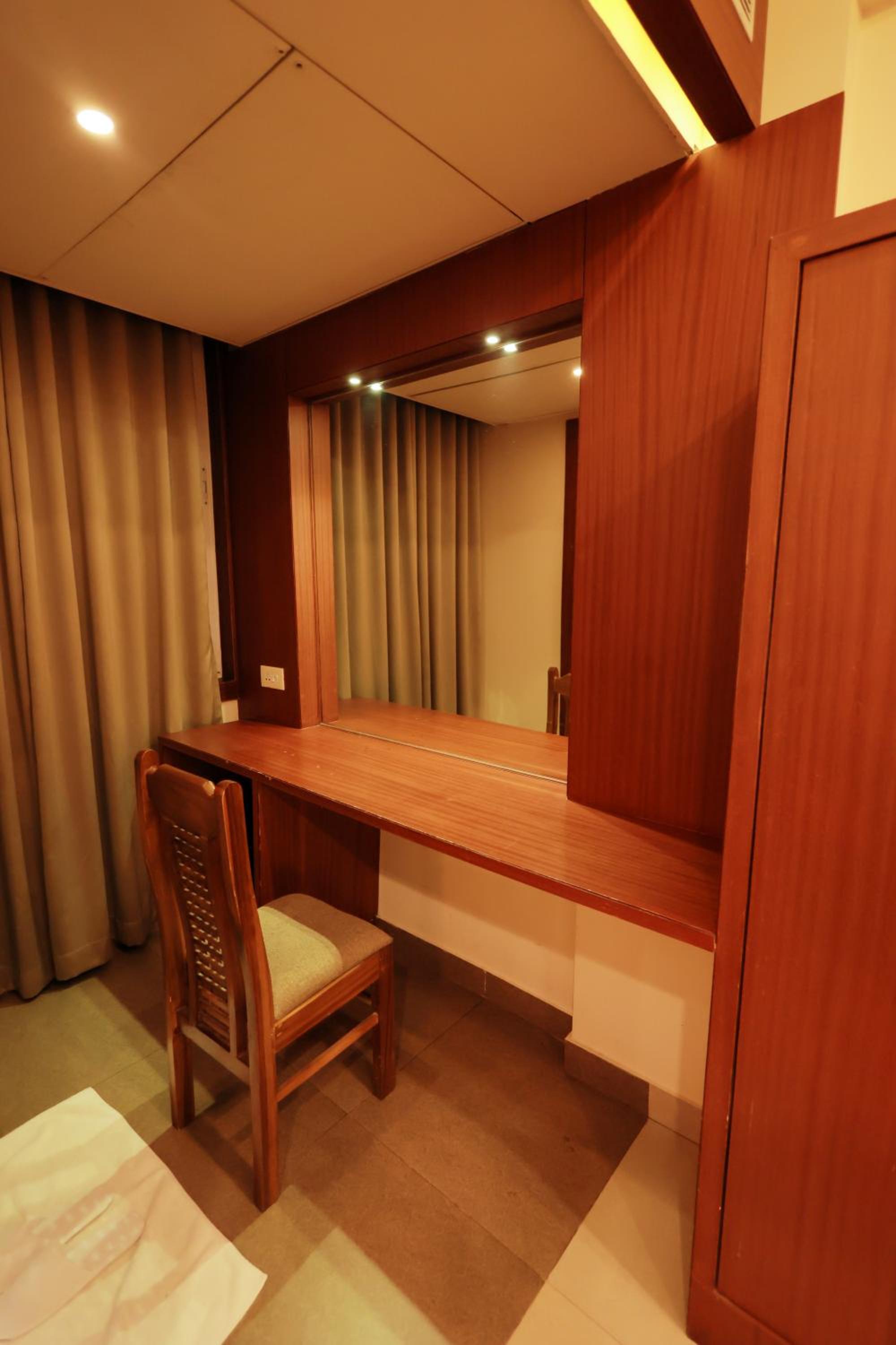 Deluxe King Room
