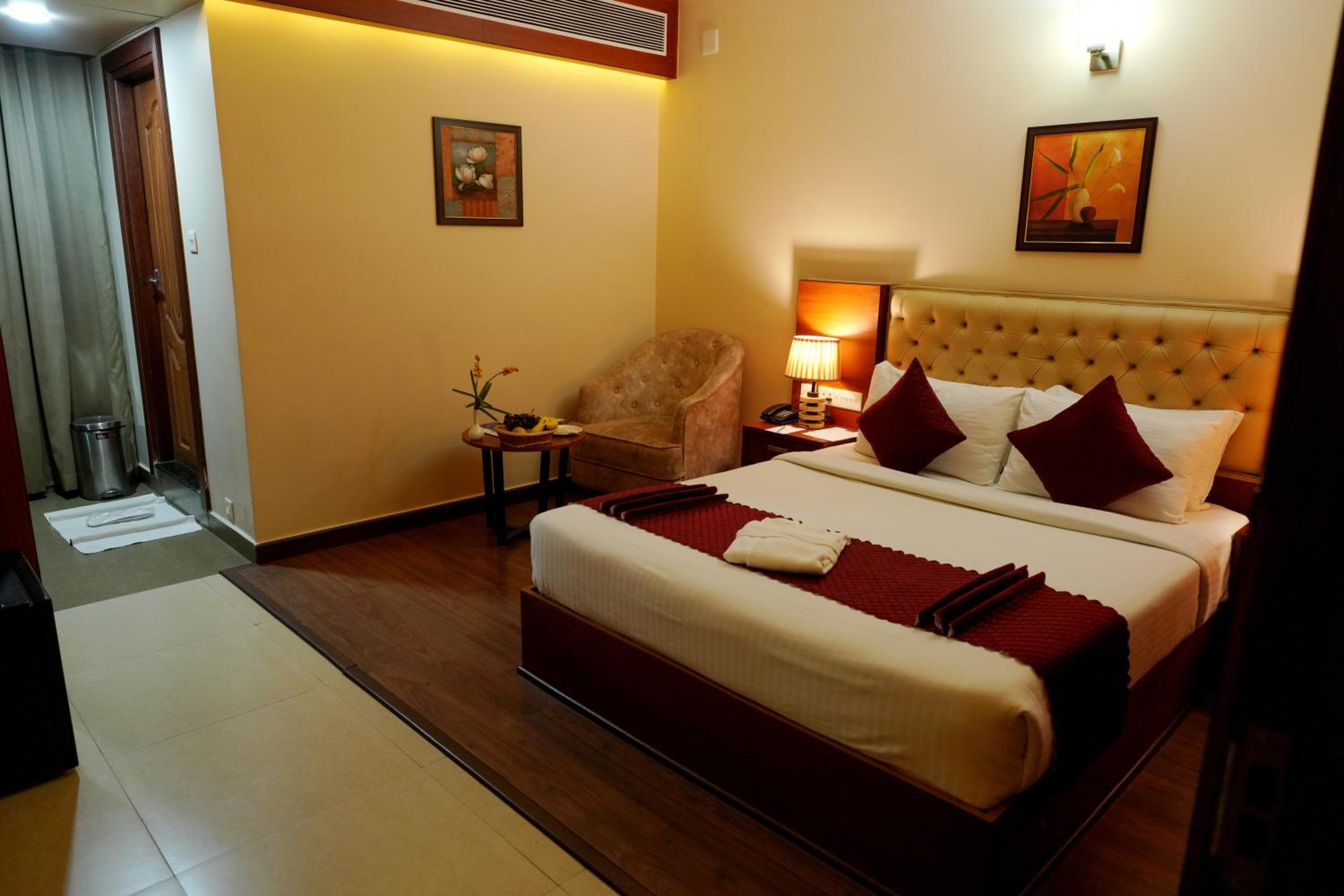 Deluxe King Room photo 2