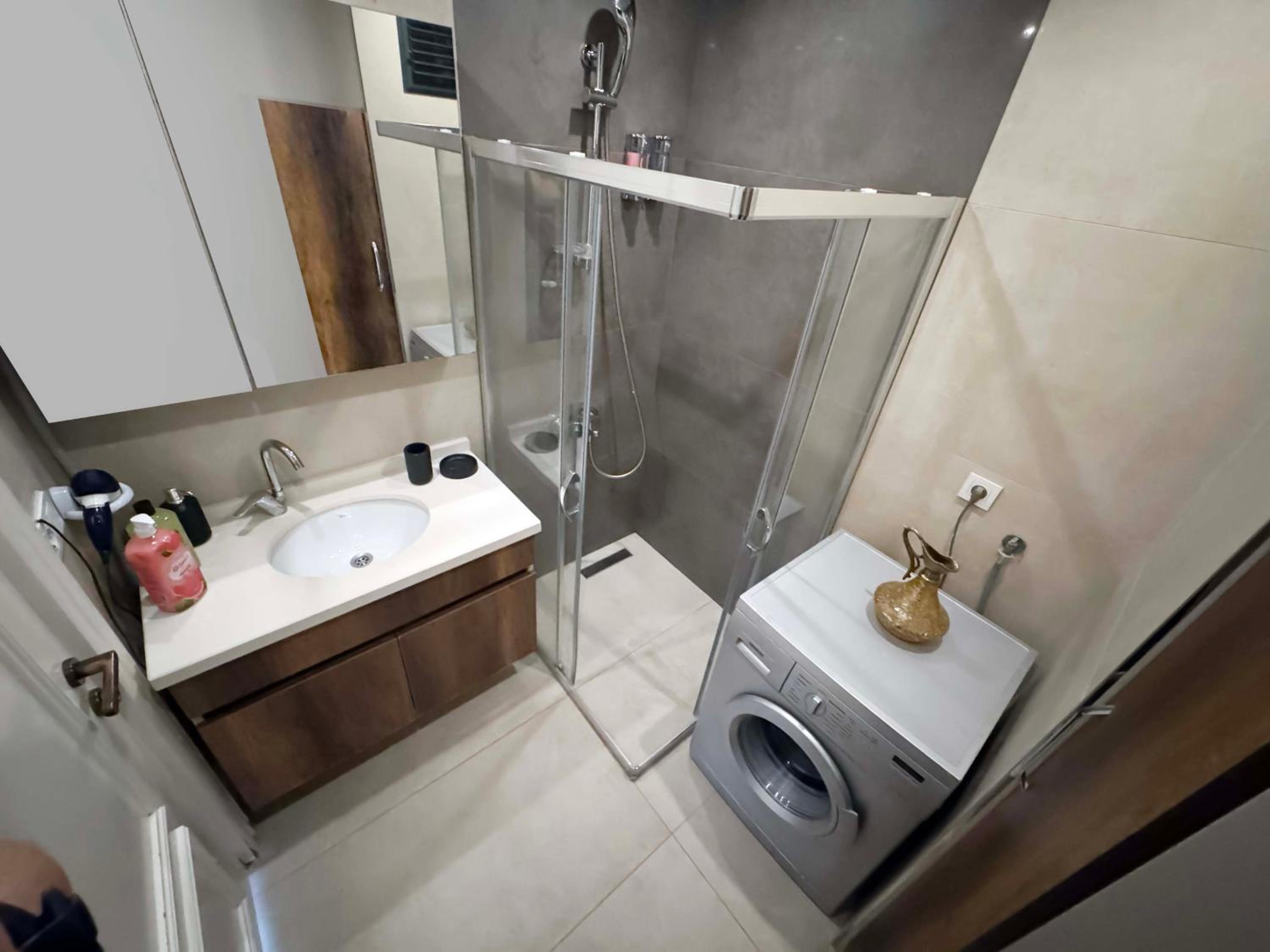 Two-Bedroom Deluxe Apartment photo 1