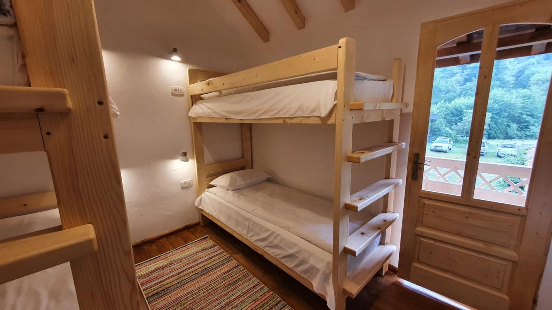 Quadruple Room with Private Bathroom photo 3